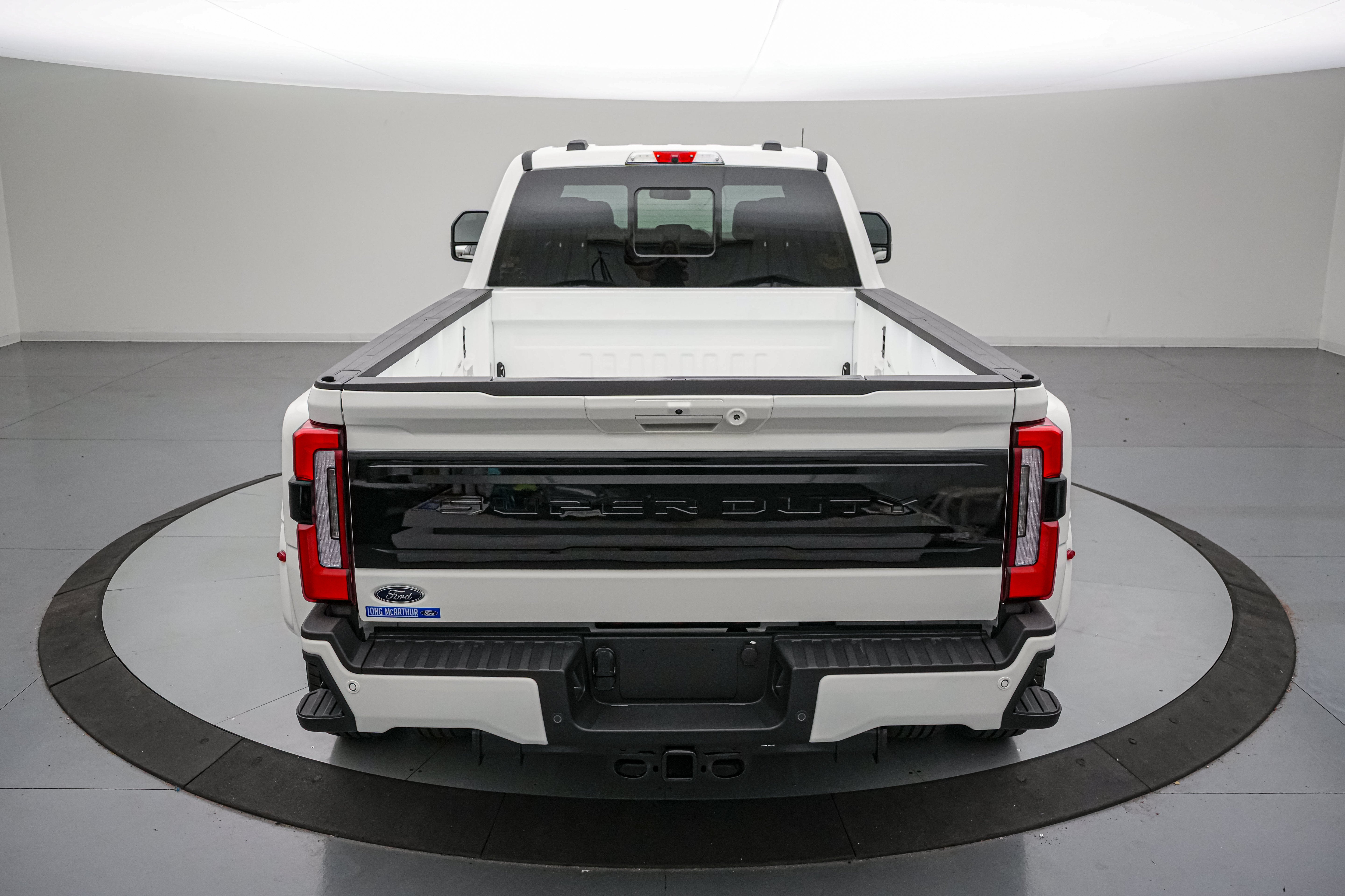 2026 Ford Super Duty F-350 DRW Platinum