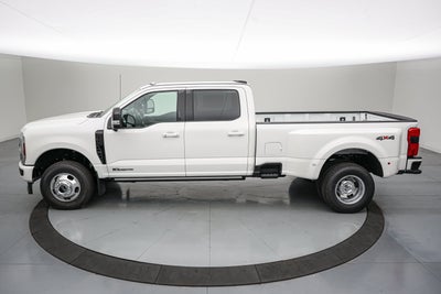 2026 Ford Super Duty F-350 DRW Platinum