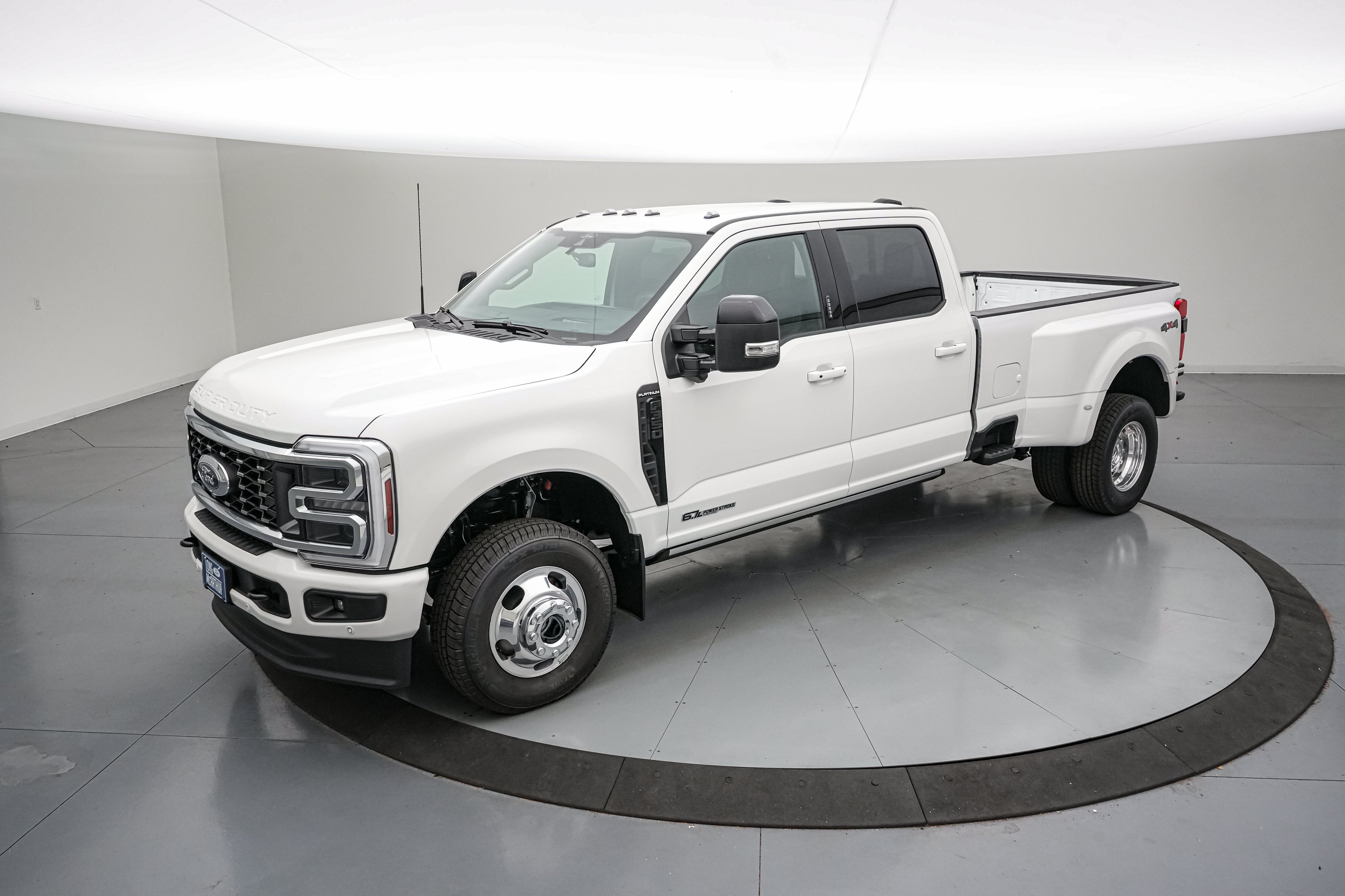 2026 Ford Super Duty F-350 DRW Platinum
