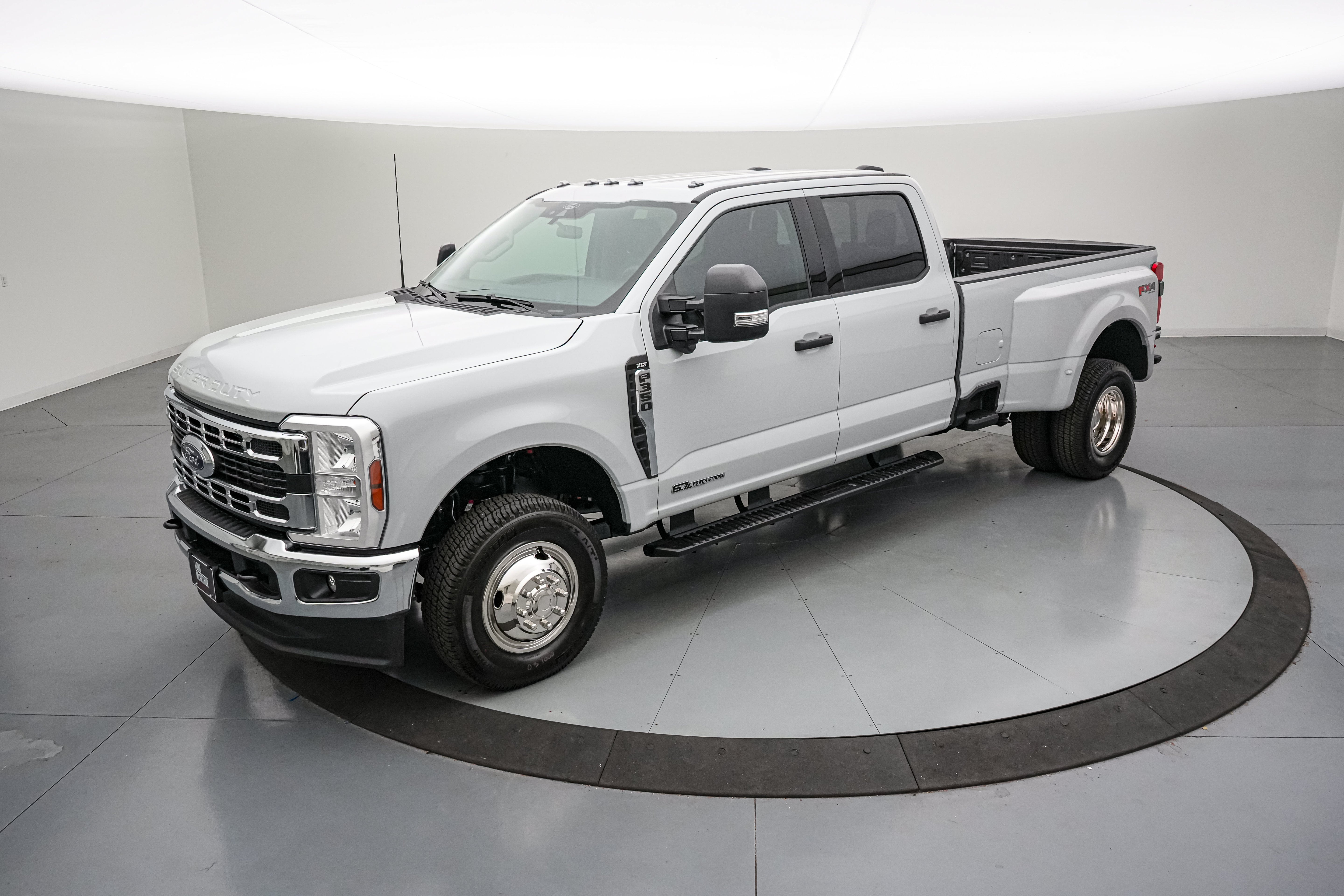 2026 Ford Super Duty F-350 DRW XLT Special Edition