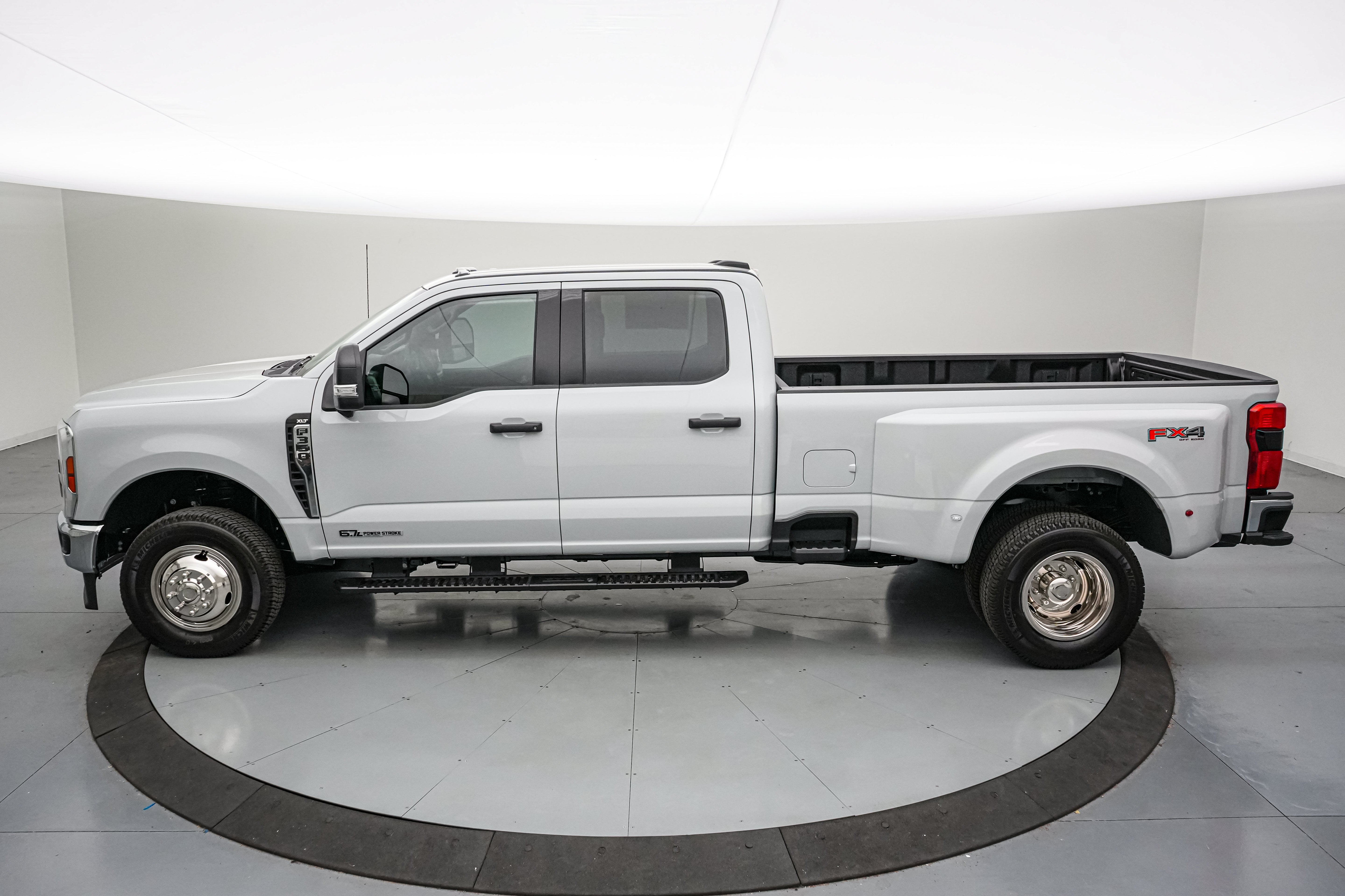 2026 Ford Super Duty F-350 DRW XLT Special Edition