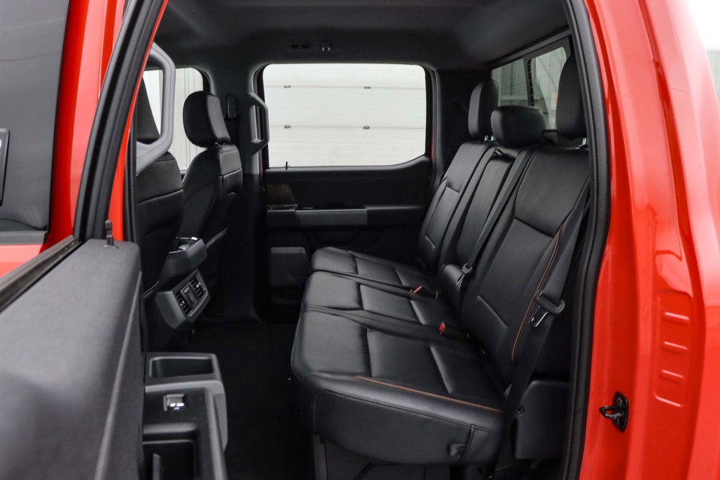 2026 Ford Super Duty F-350 DRW LARIAT