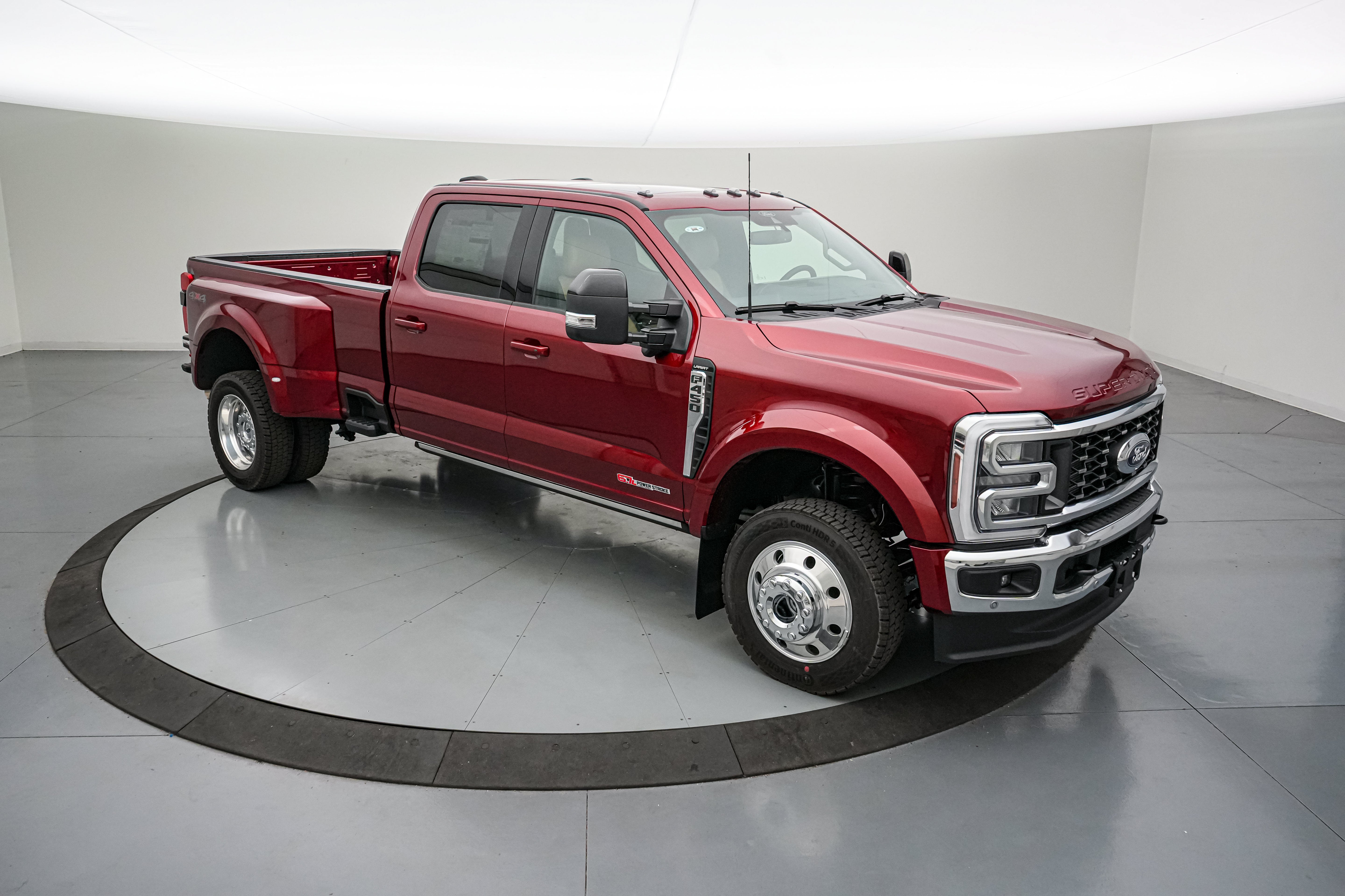 2026 Ford Super Duty F-450 DRW Lariat