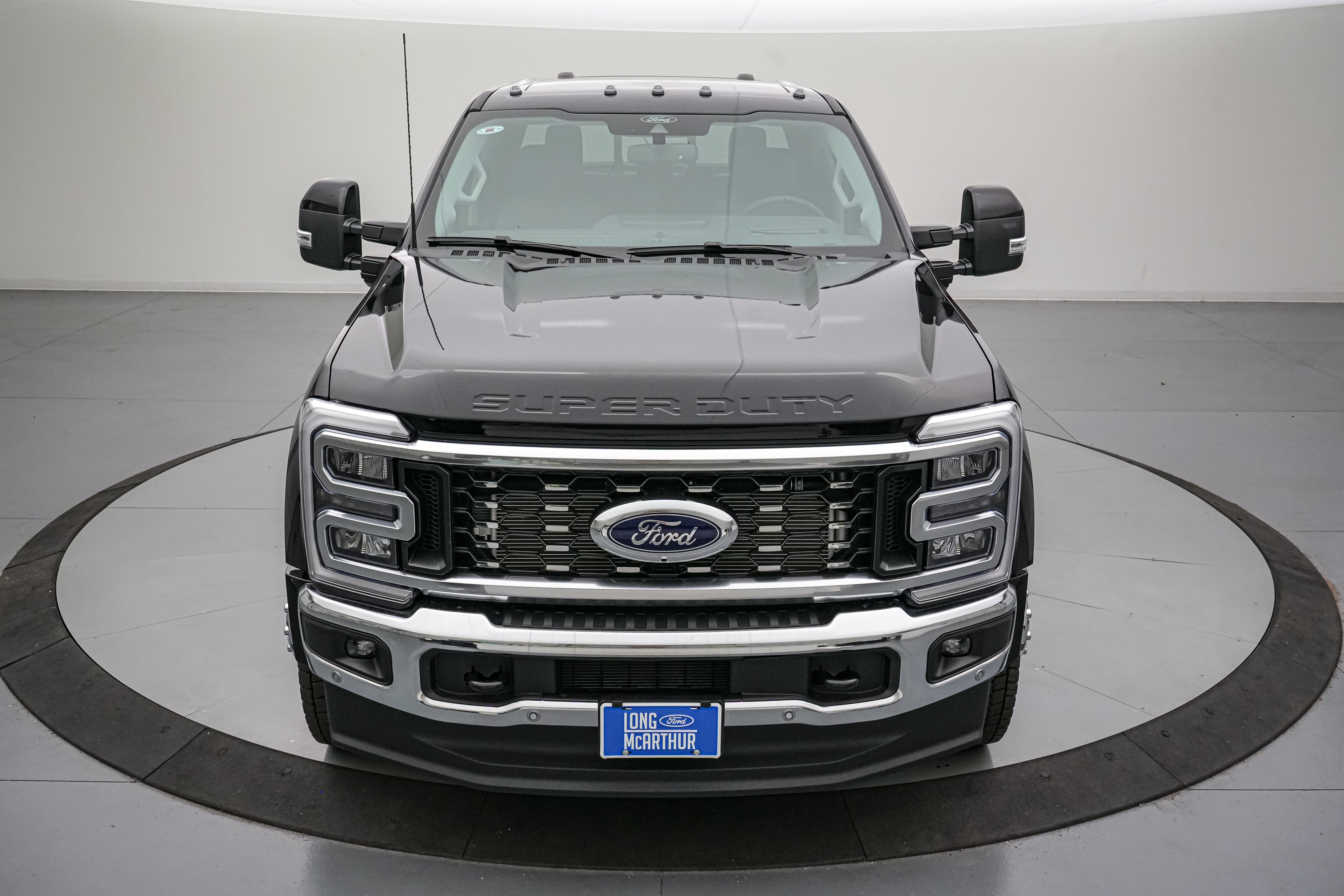 2026 Ford Super Duty F-450 DRW Lariat