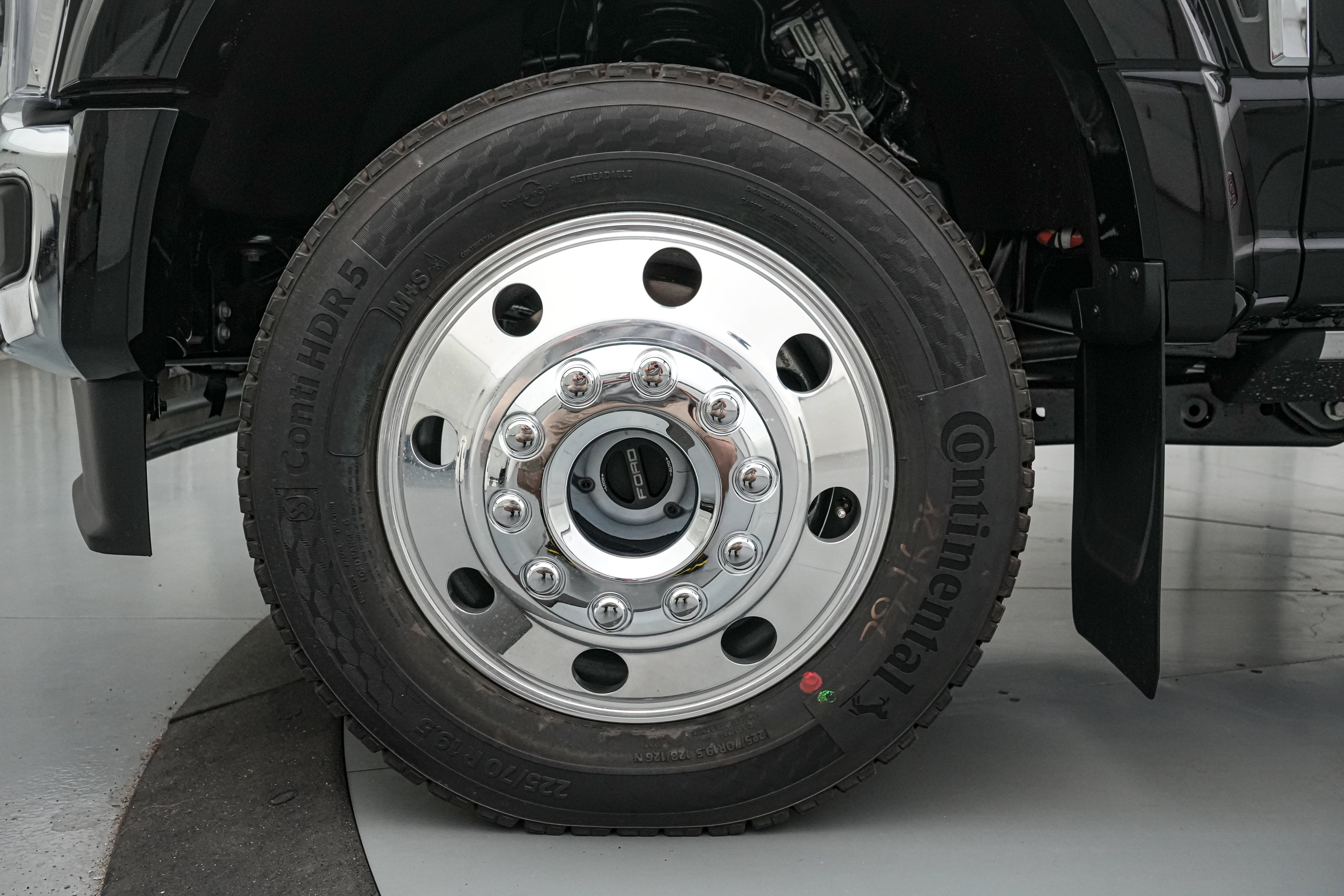 2026 Ford Super Duty F-450 DRW Lariat