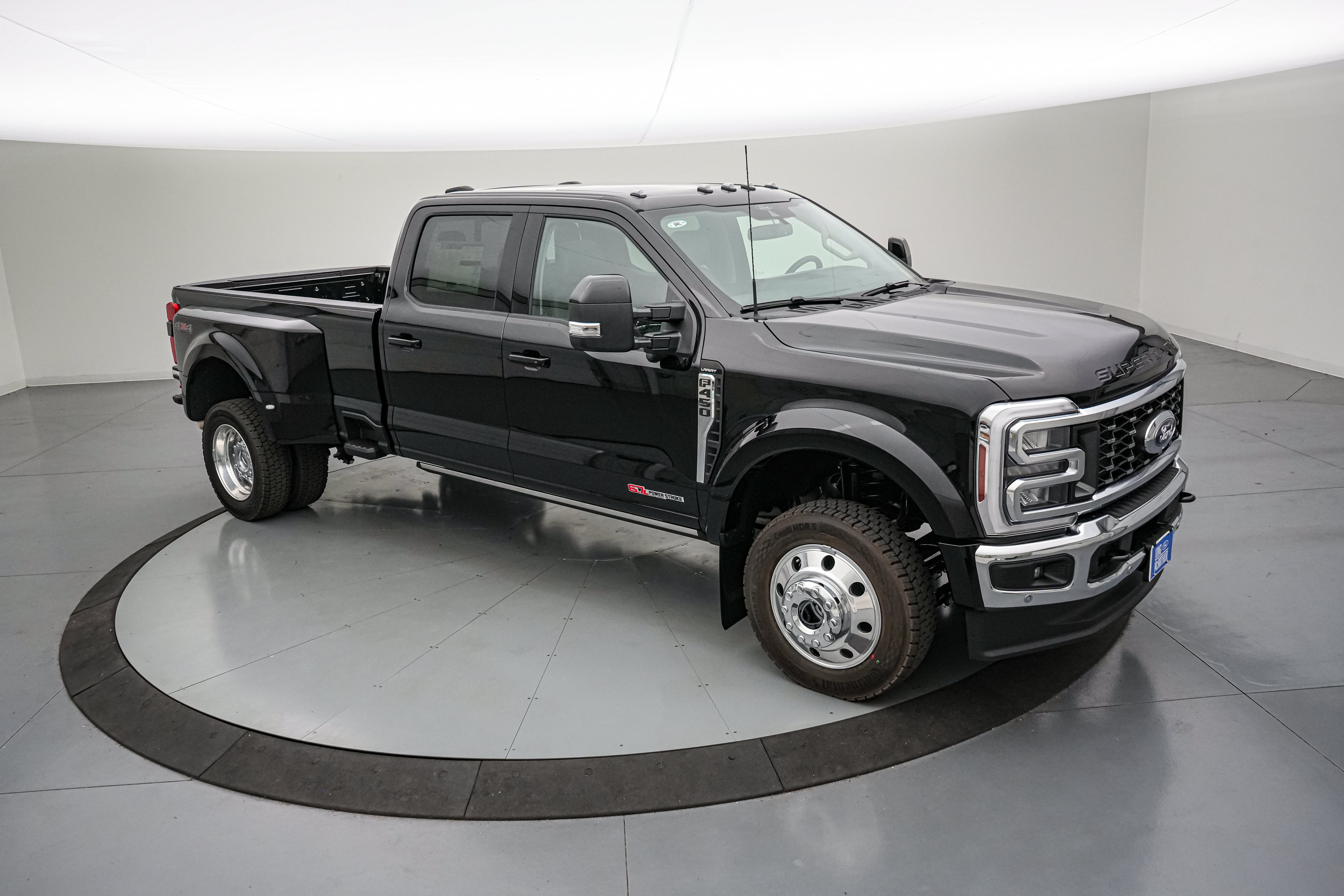 2026 Ford Super Duty F-450 DRW Lariat