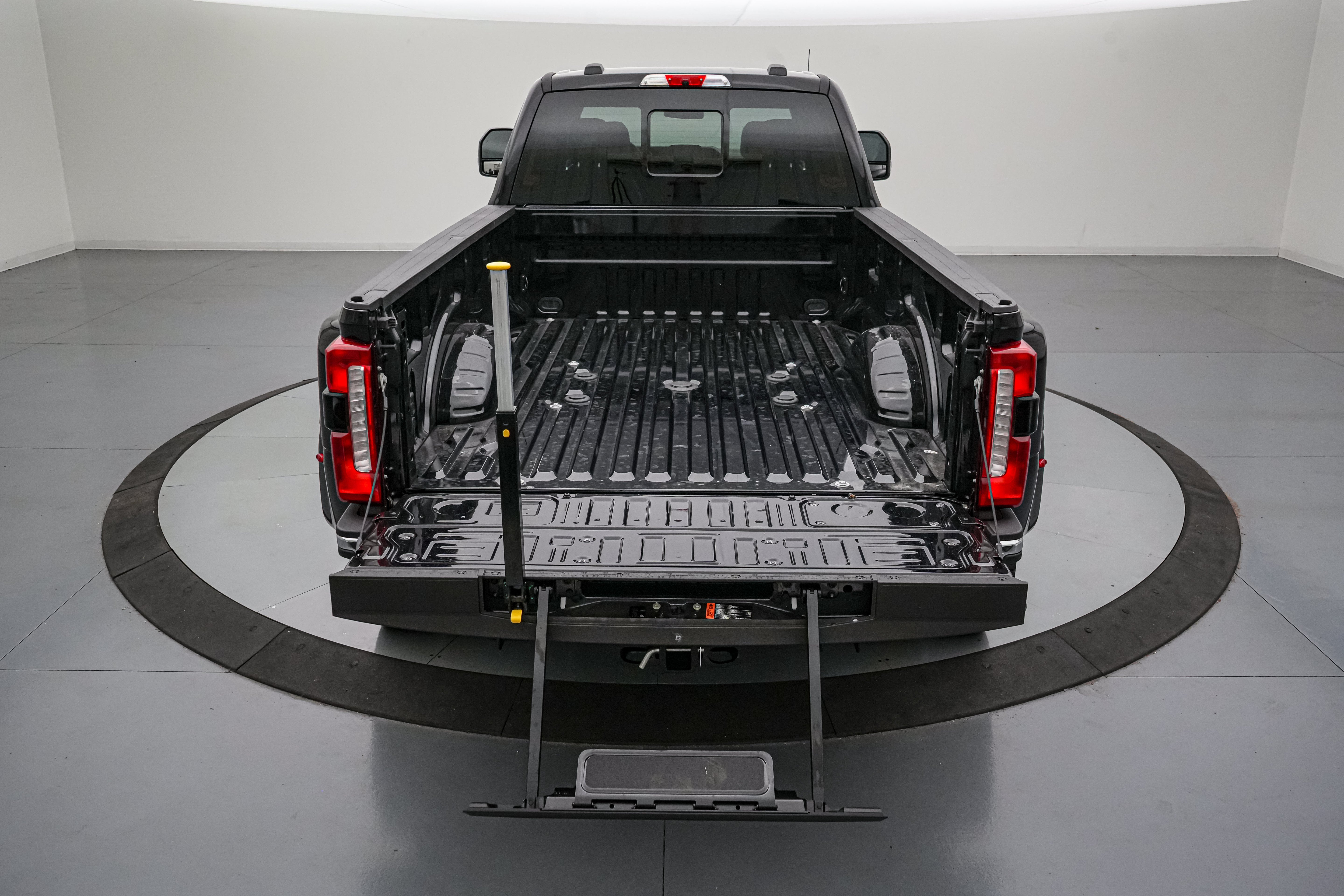 2026 Ford Super Duty F-450 DRW Lariat