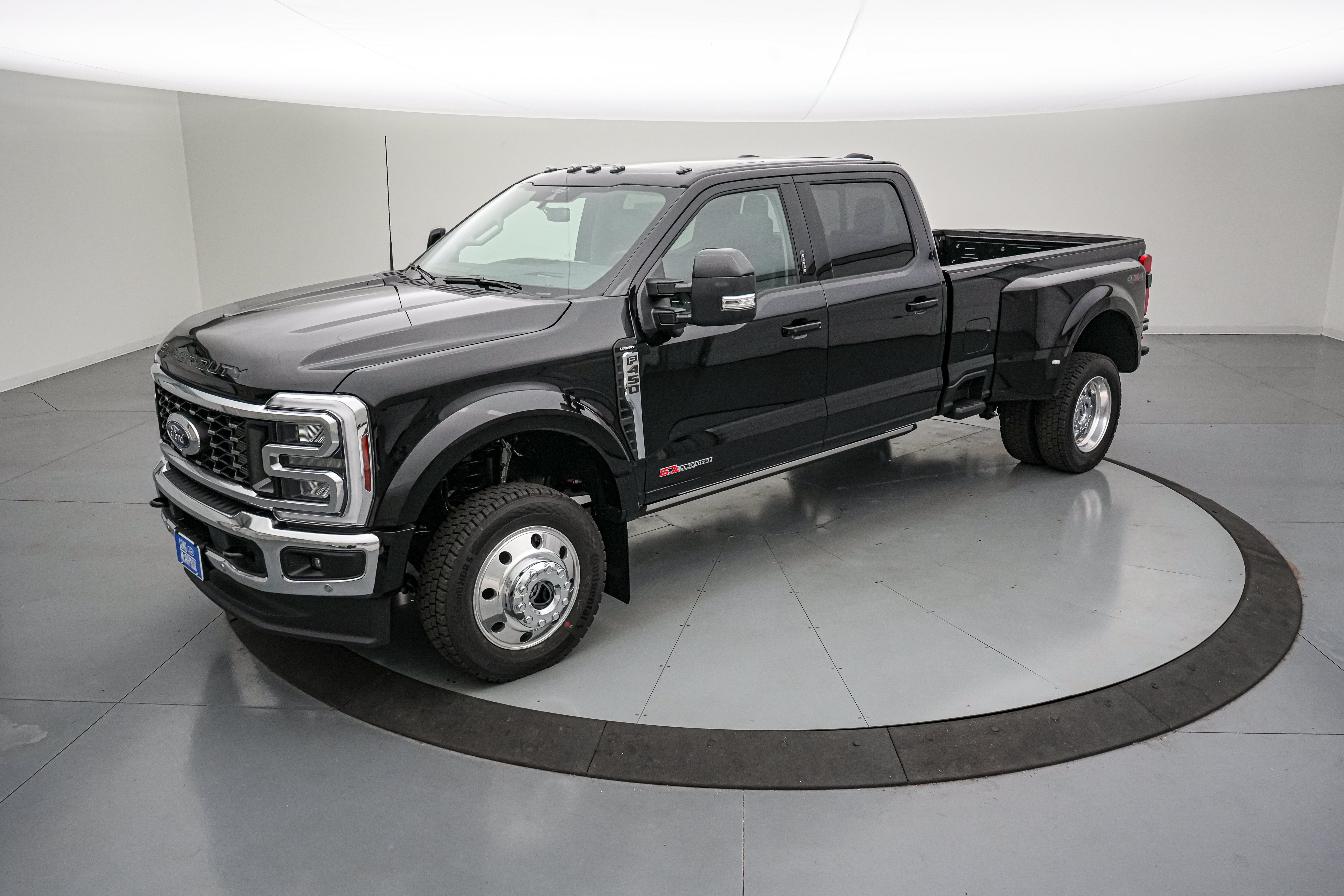2026 Ford Super Duty F-450 DRW Lariat
