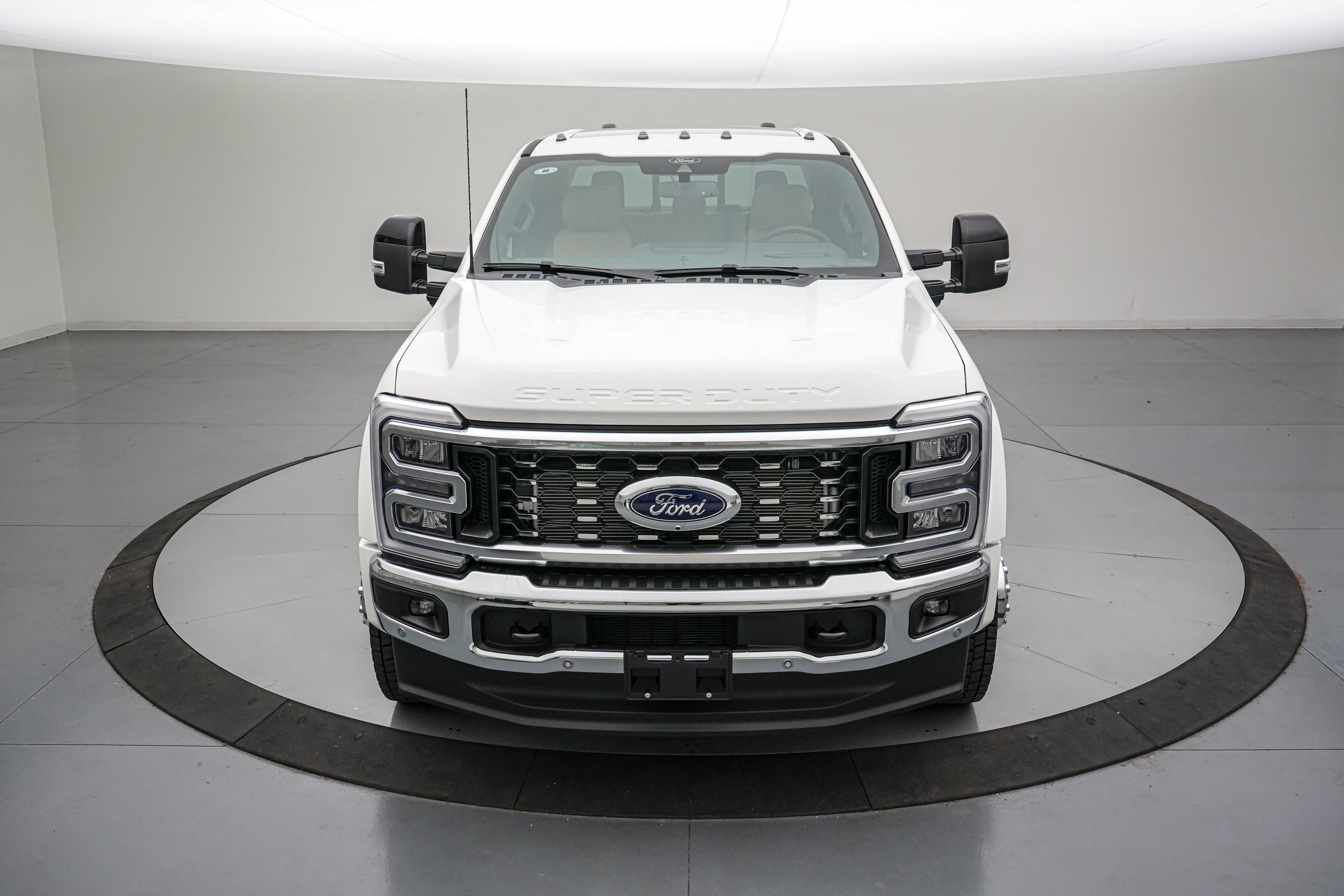 2026 Ford Super Duty F-450 DRW LARIAT