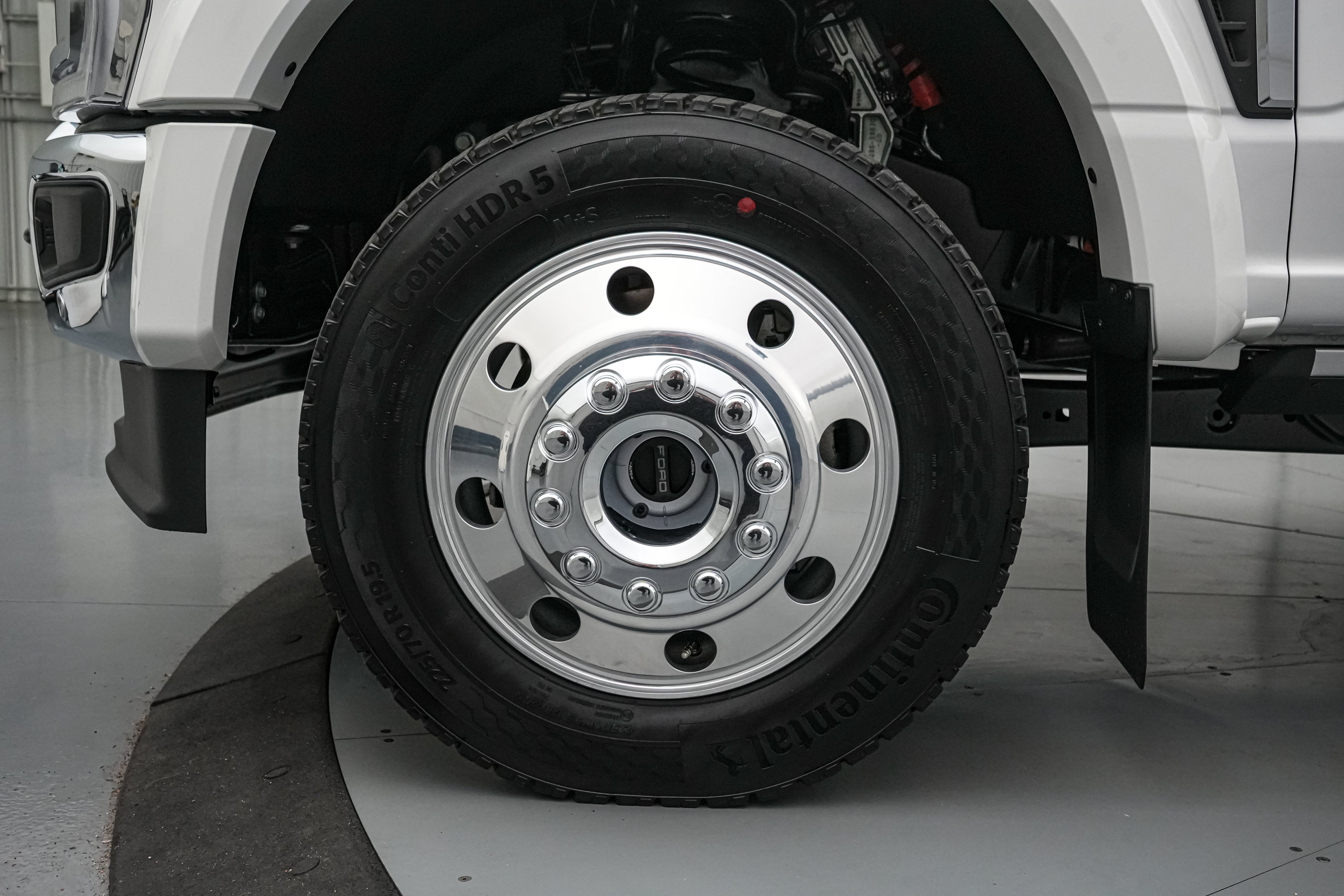 2026 Ford Super Duty F-450 DRW LARIAT