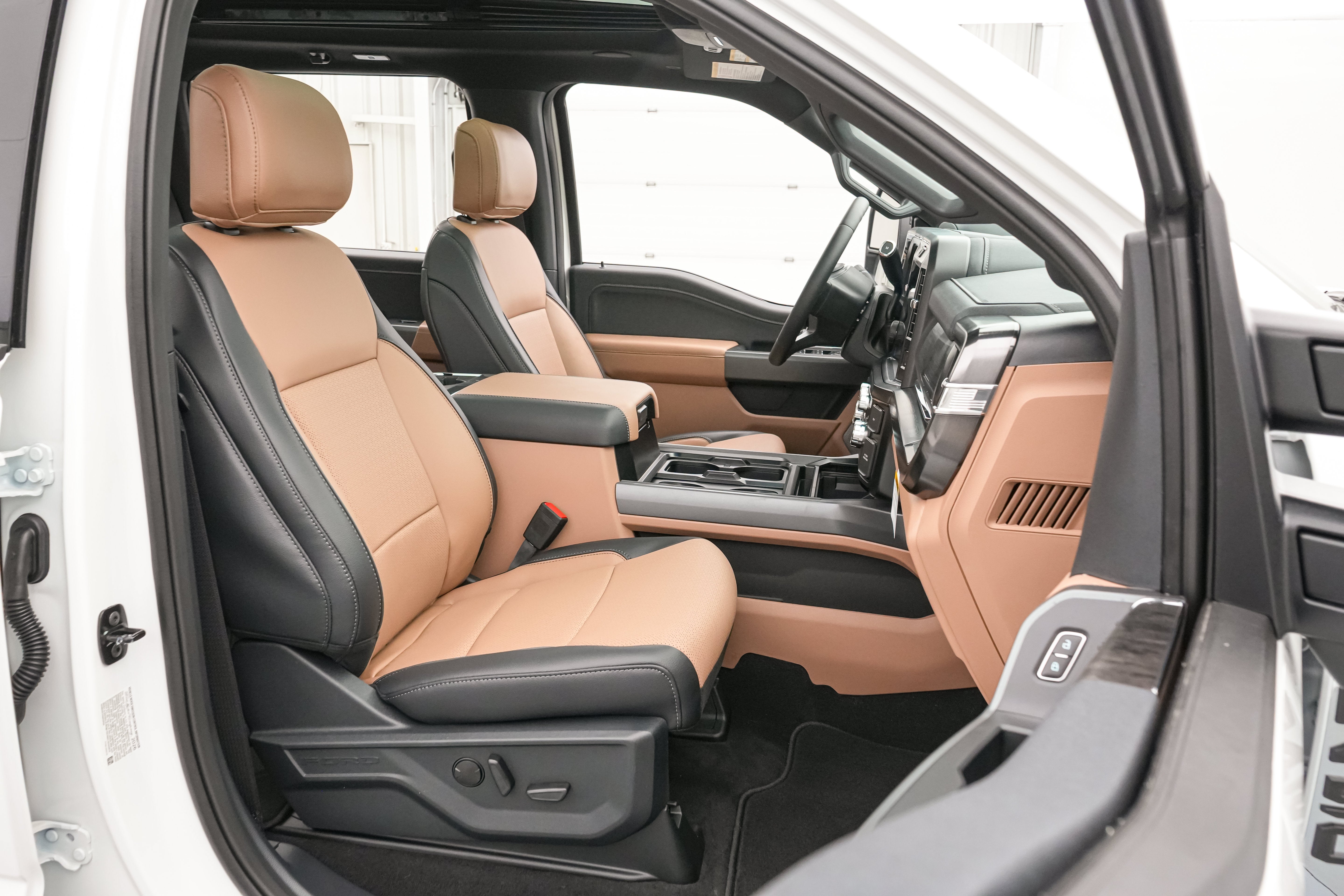 2026 Ford Super Duty F-450 DRW LARIAT