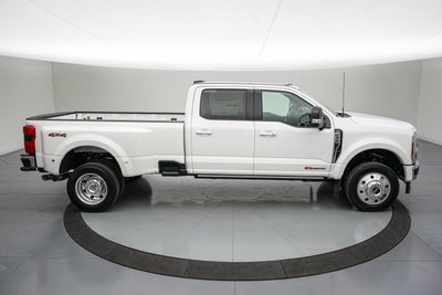 2026 Ford Super Duty F-450 DRW LARIAT