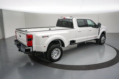 2026 Ford Super Duty F-450 DRW LARIAT