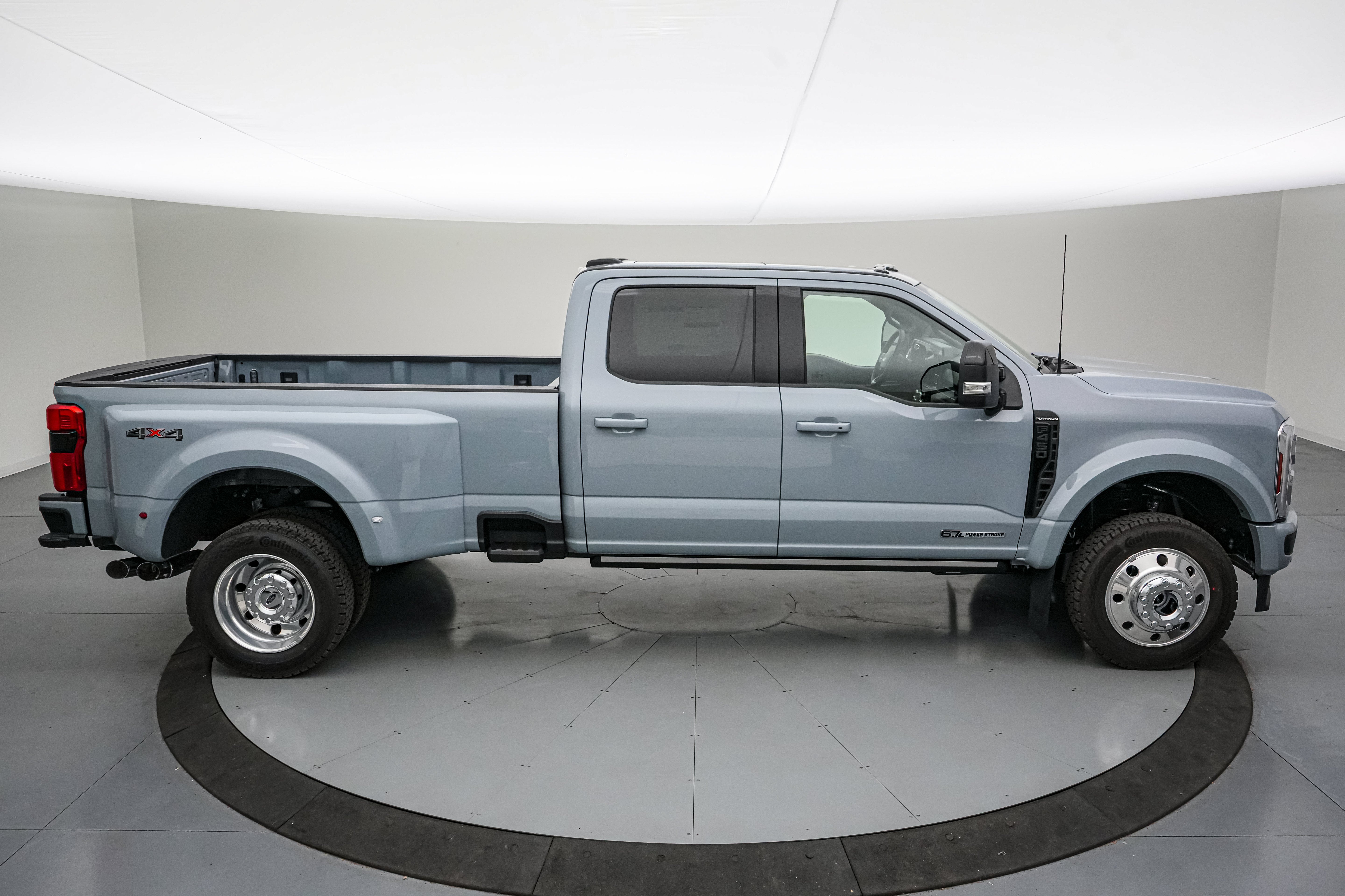 2026 Ford Super Duty F-450 DRW Platinum
