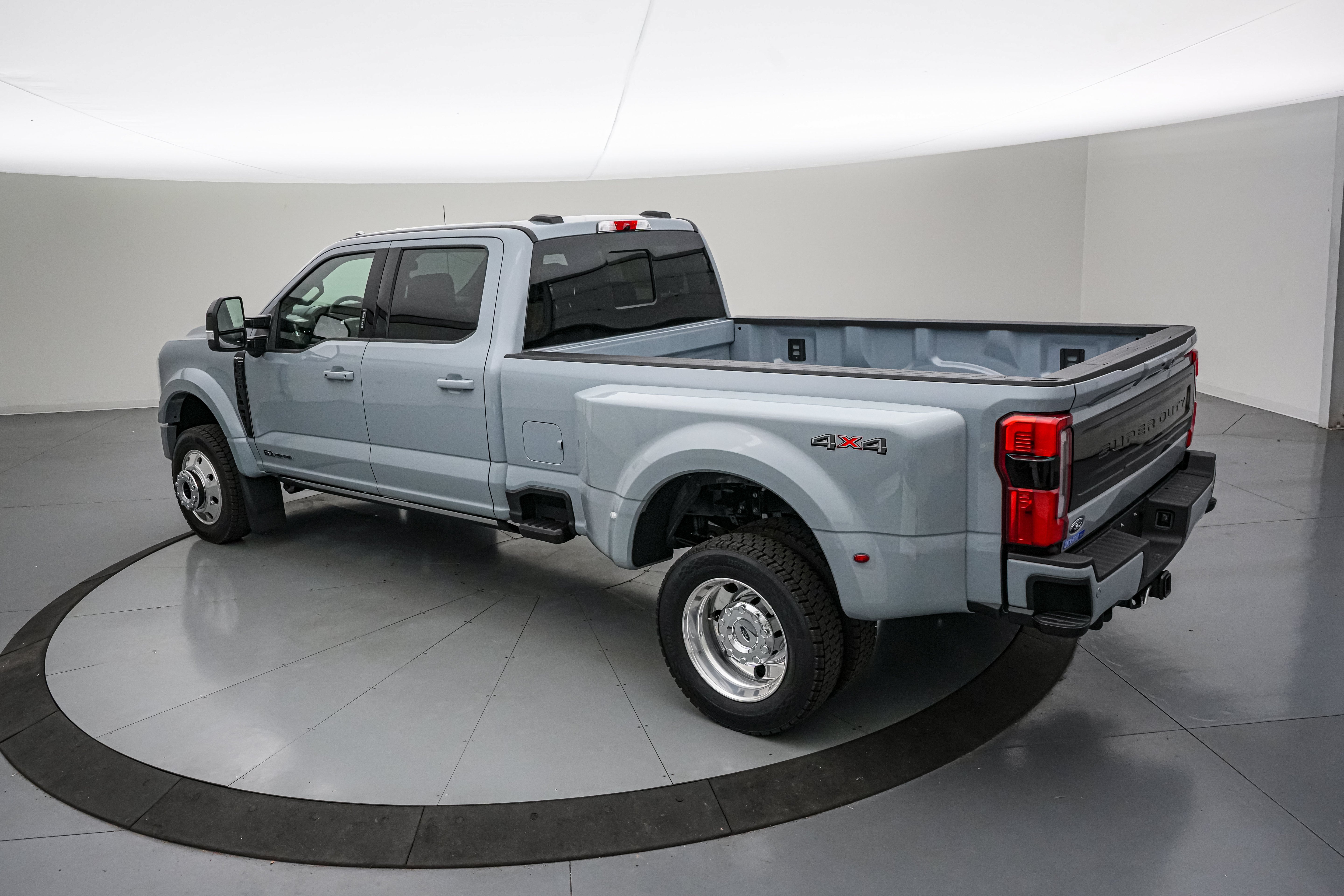 2026 Ford Super Duty F-450 DRW Platinum