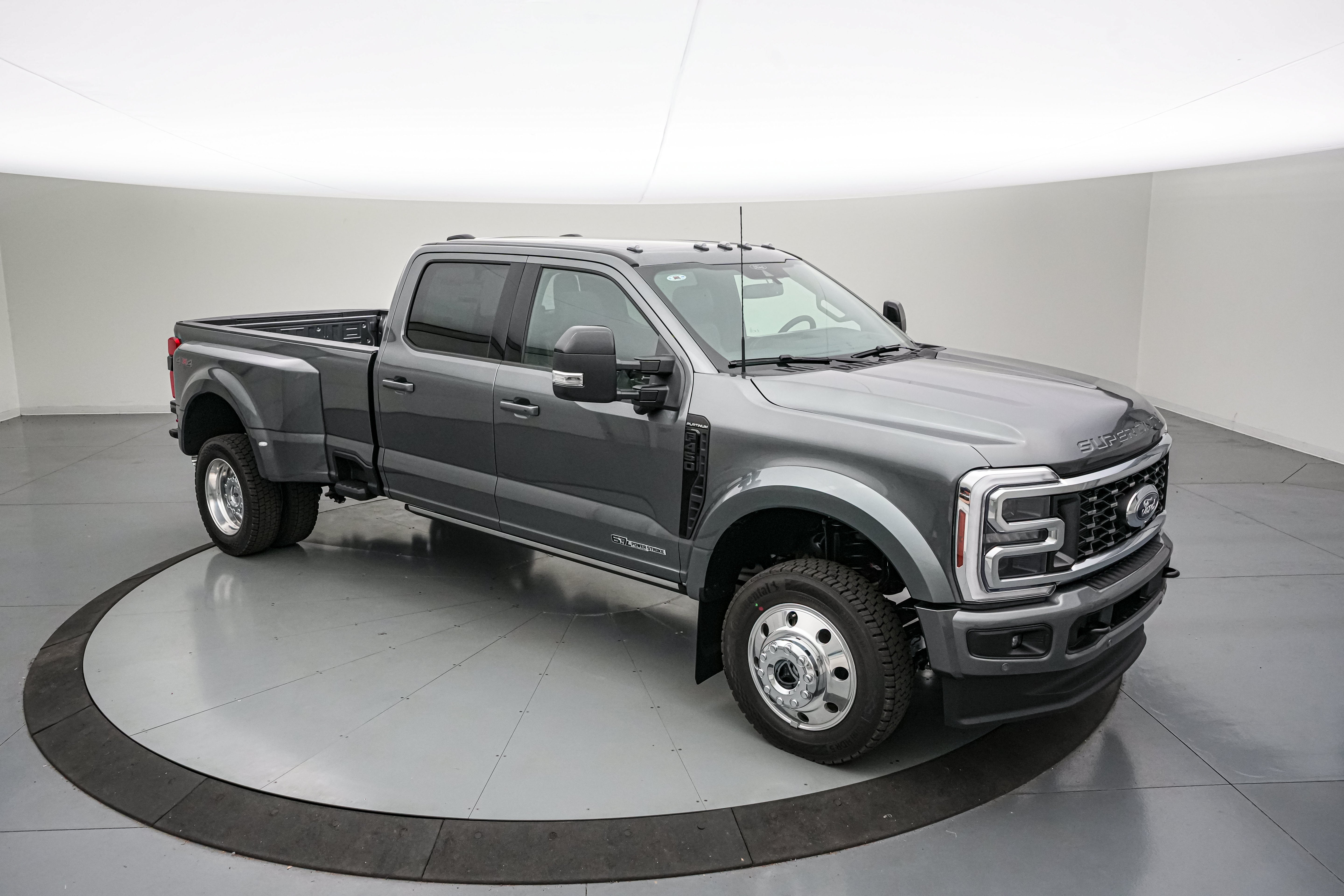 2026 Ford Super Duty F-450 DRW Platinum