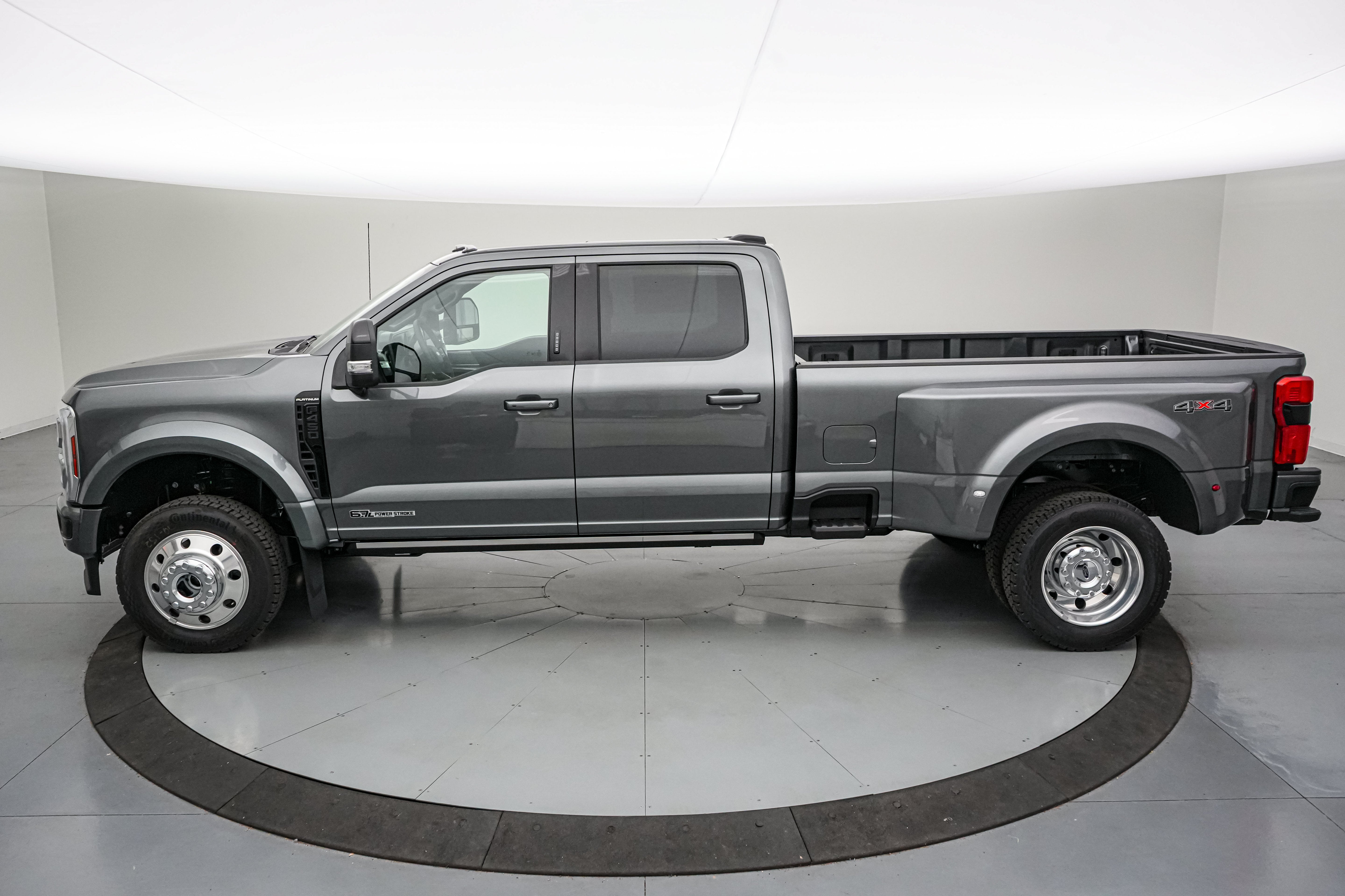2026 Ford Super Duty F-450 DRW Platinum