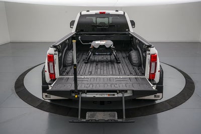 2022 Ford F-450SD Platinum