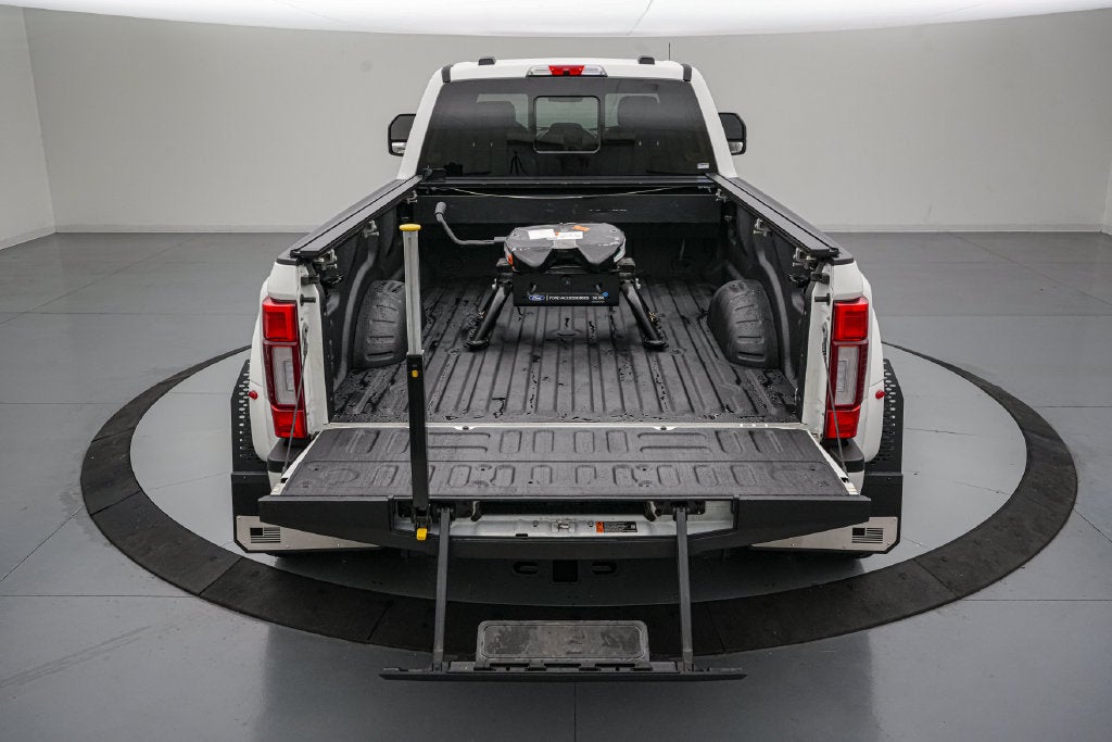 2022 Ford F-450SD Platinum
