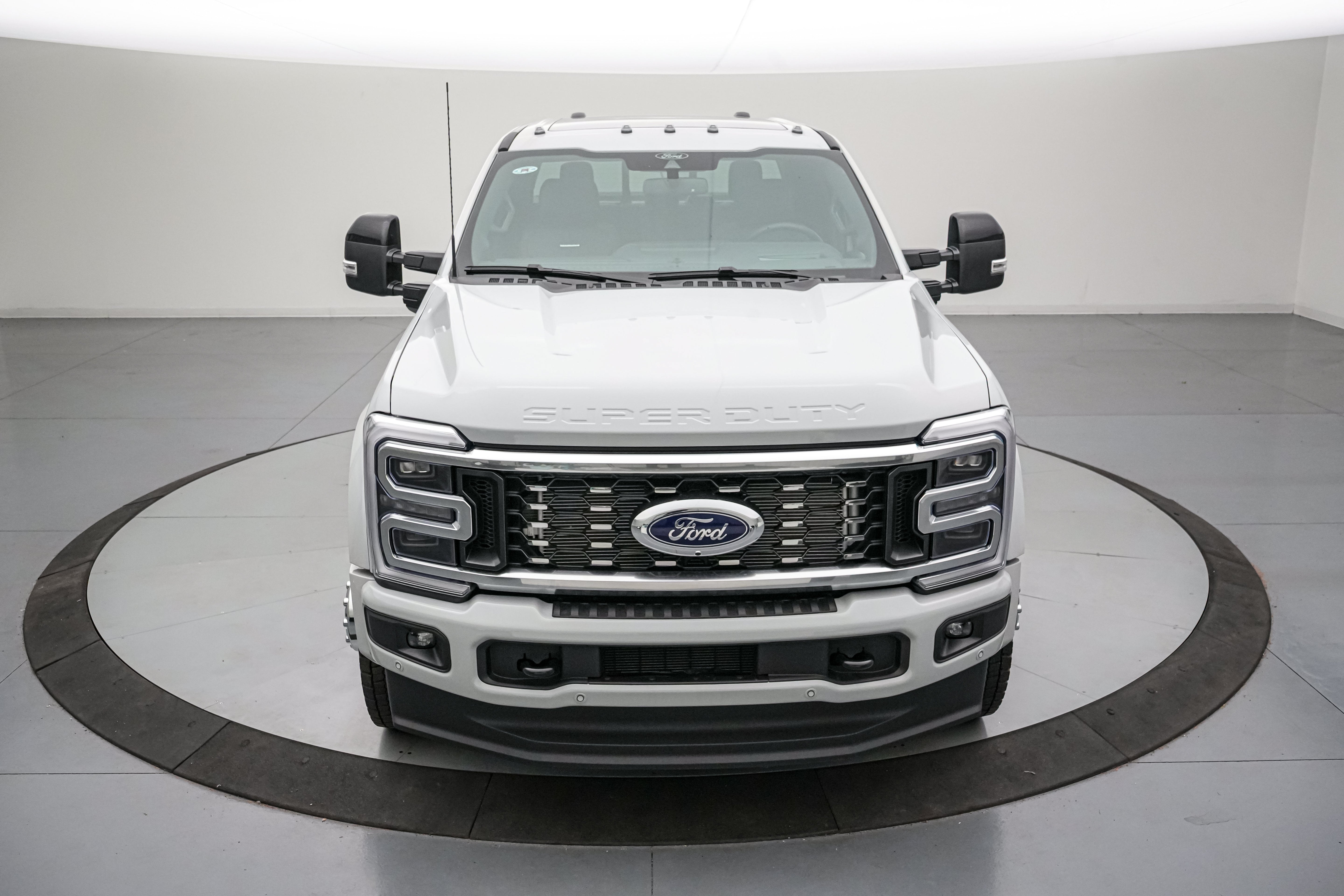 2026 Ford Super Duty F-450 DRW Platinum
