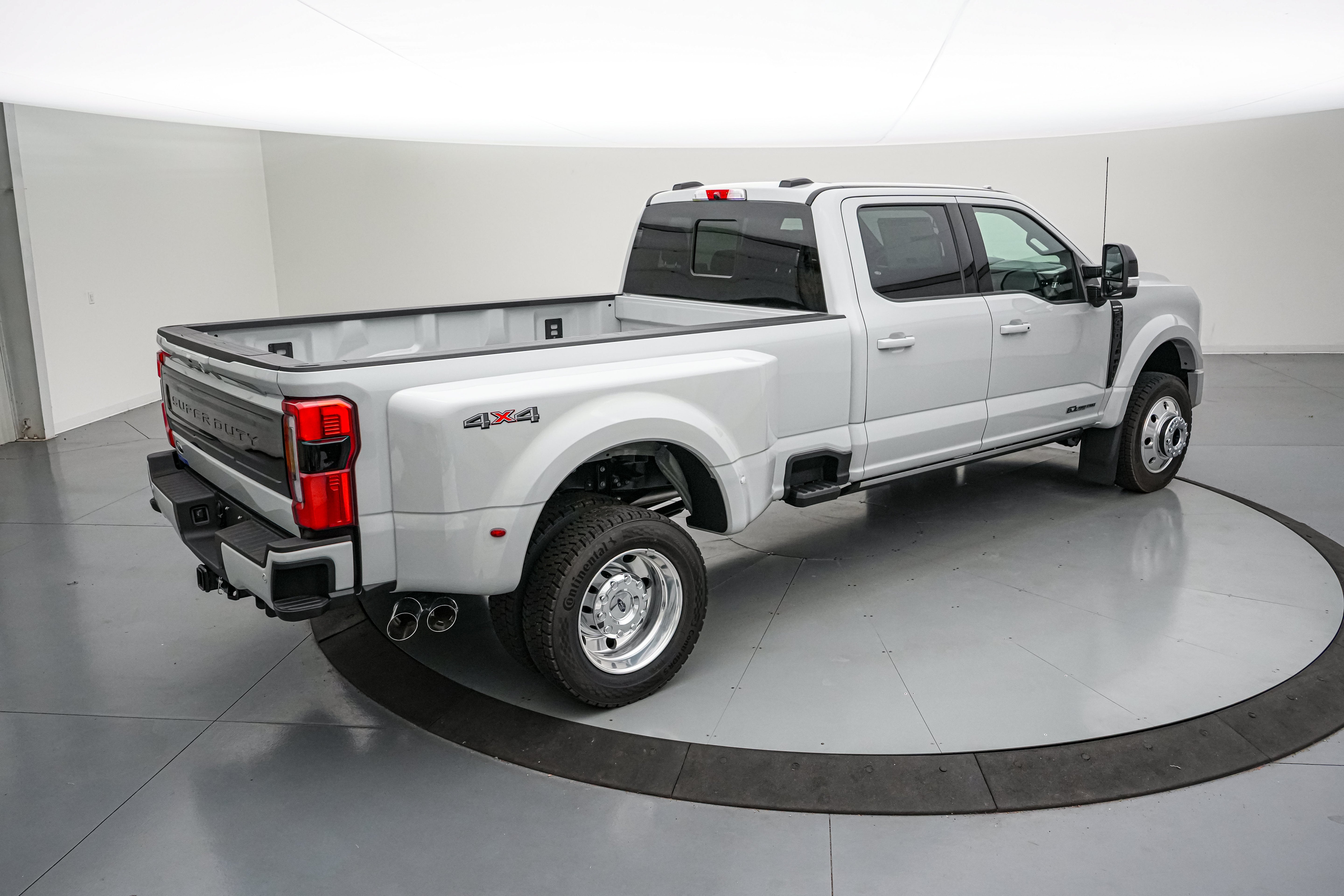 2026 Ford Super Duty F-450 DRW Platinum
