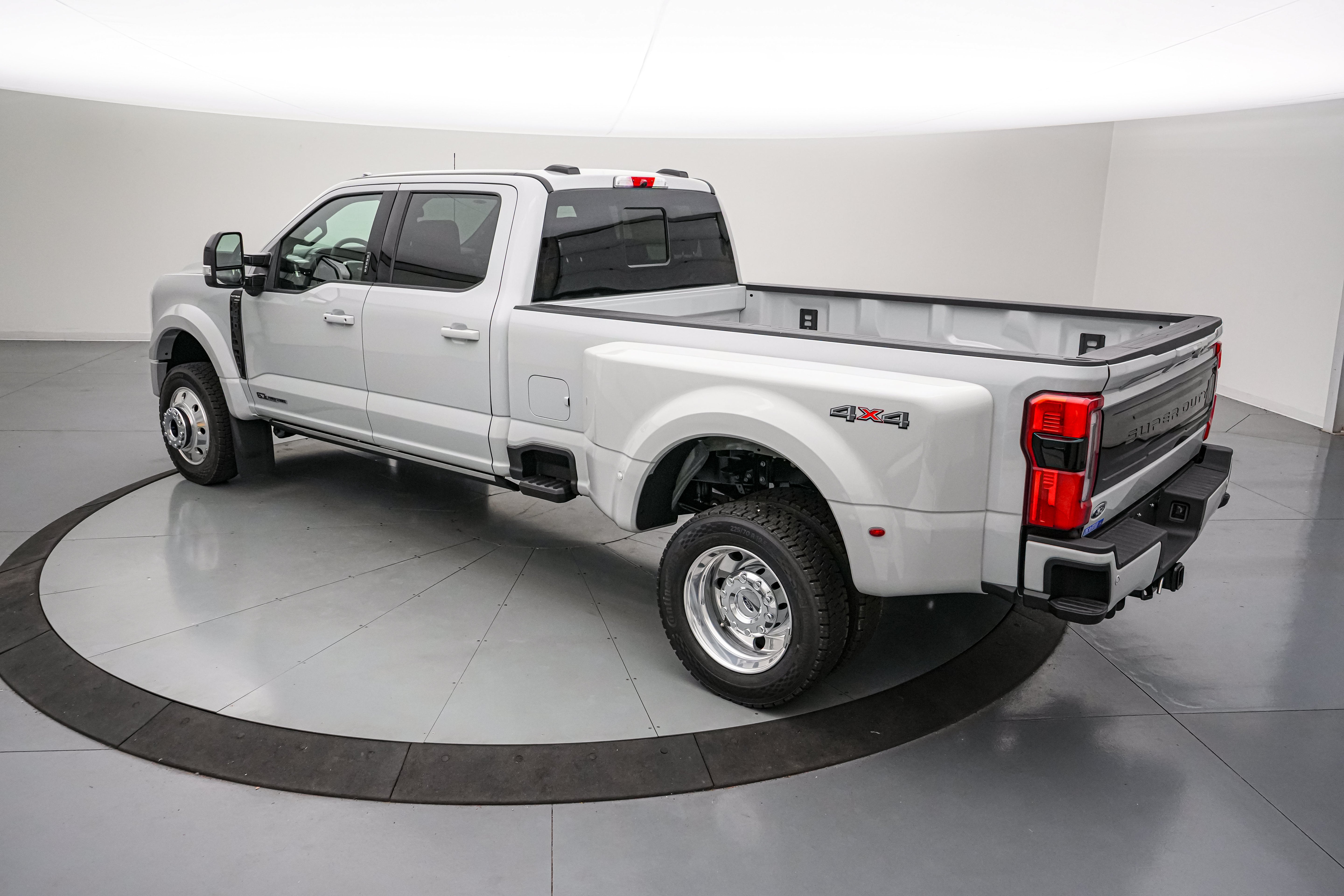 2026 Ford Super Duty F-450 DRW Platinum