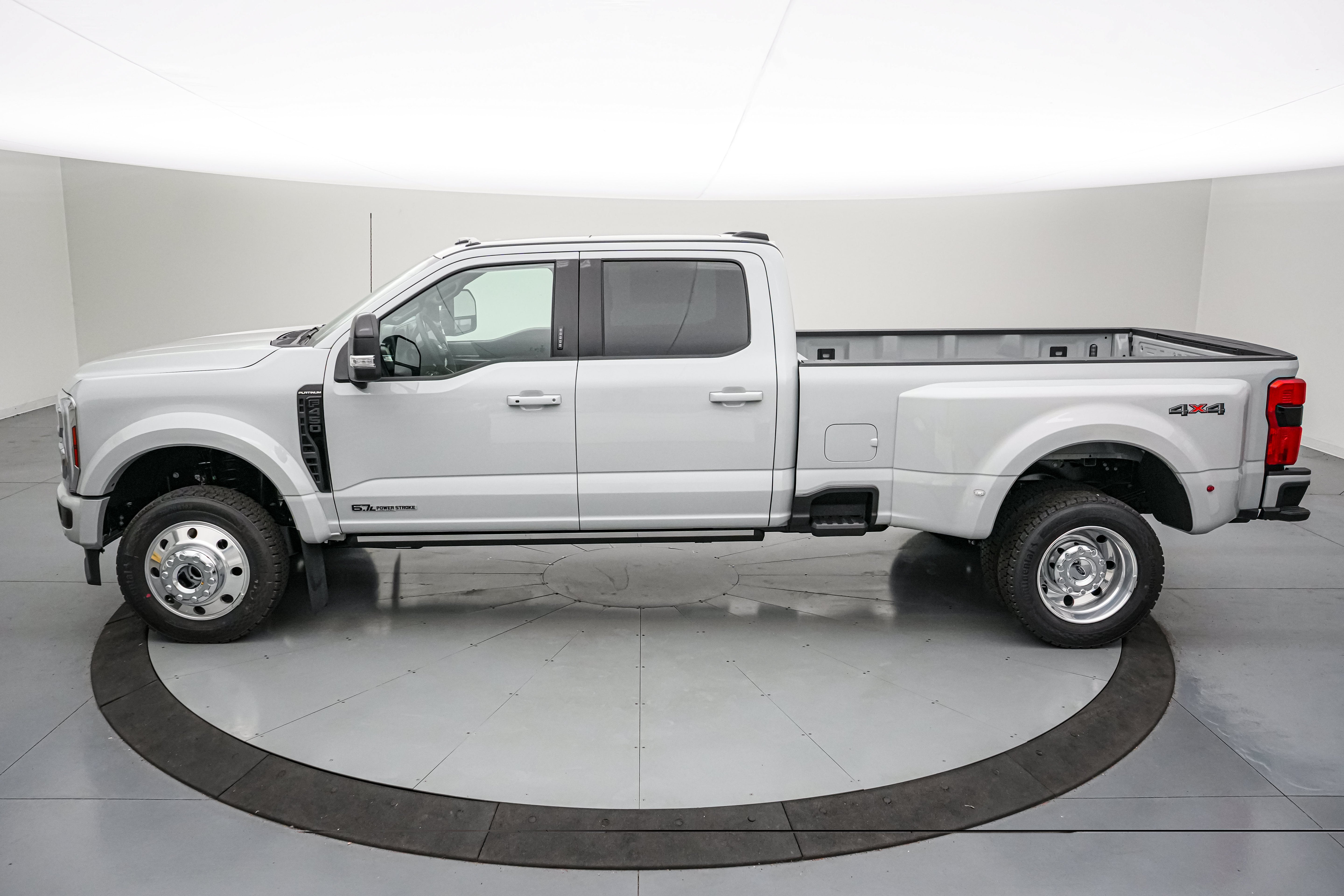 2026 Ford Super Duty F-450 DRW Platinum