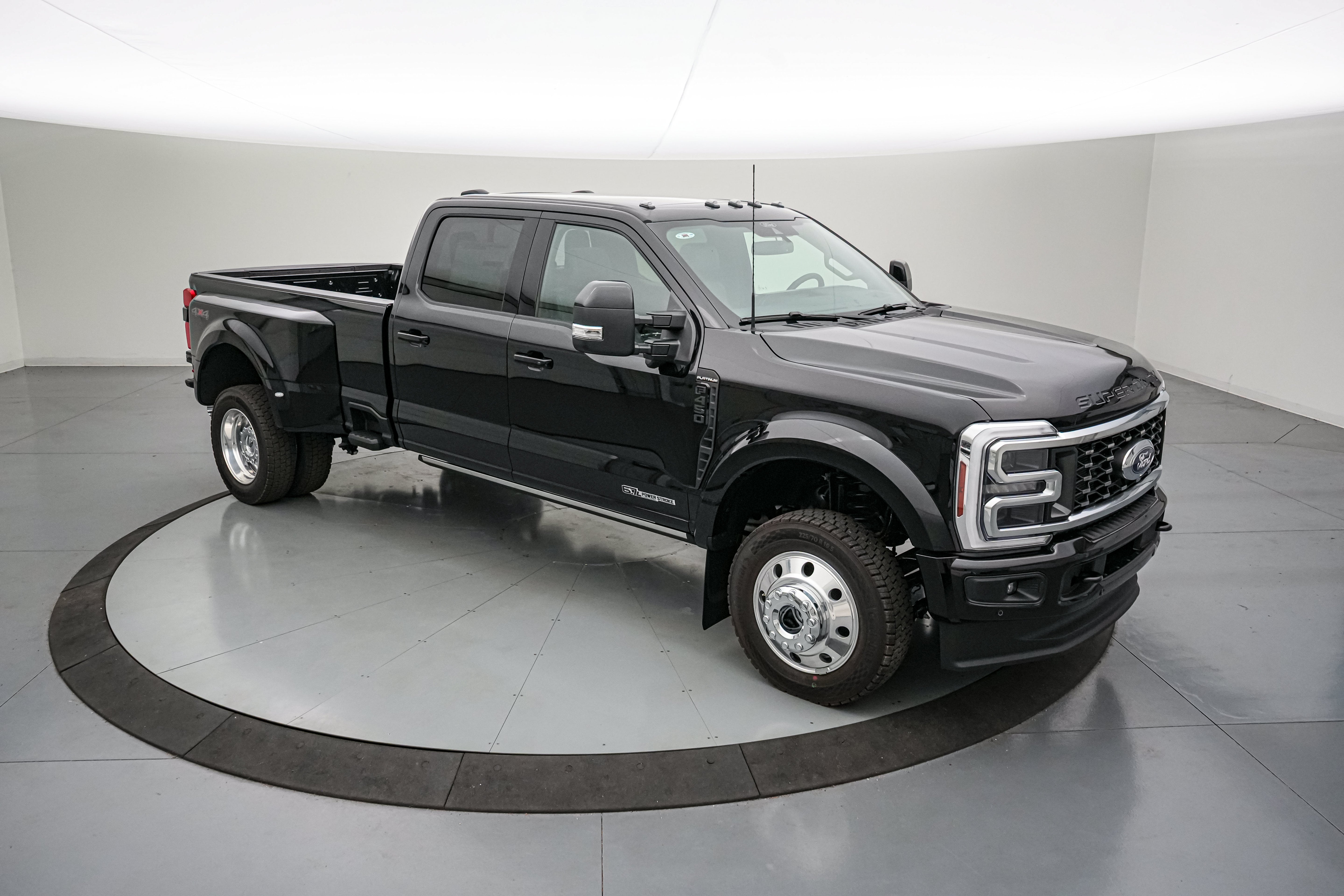 2026 Ford Super Duty F-450 DRW Platinum