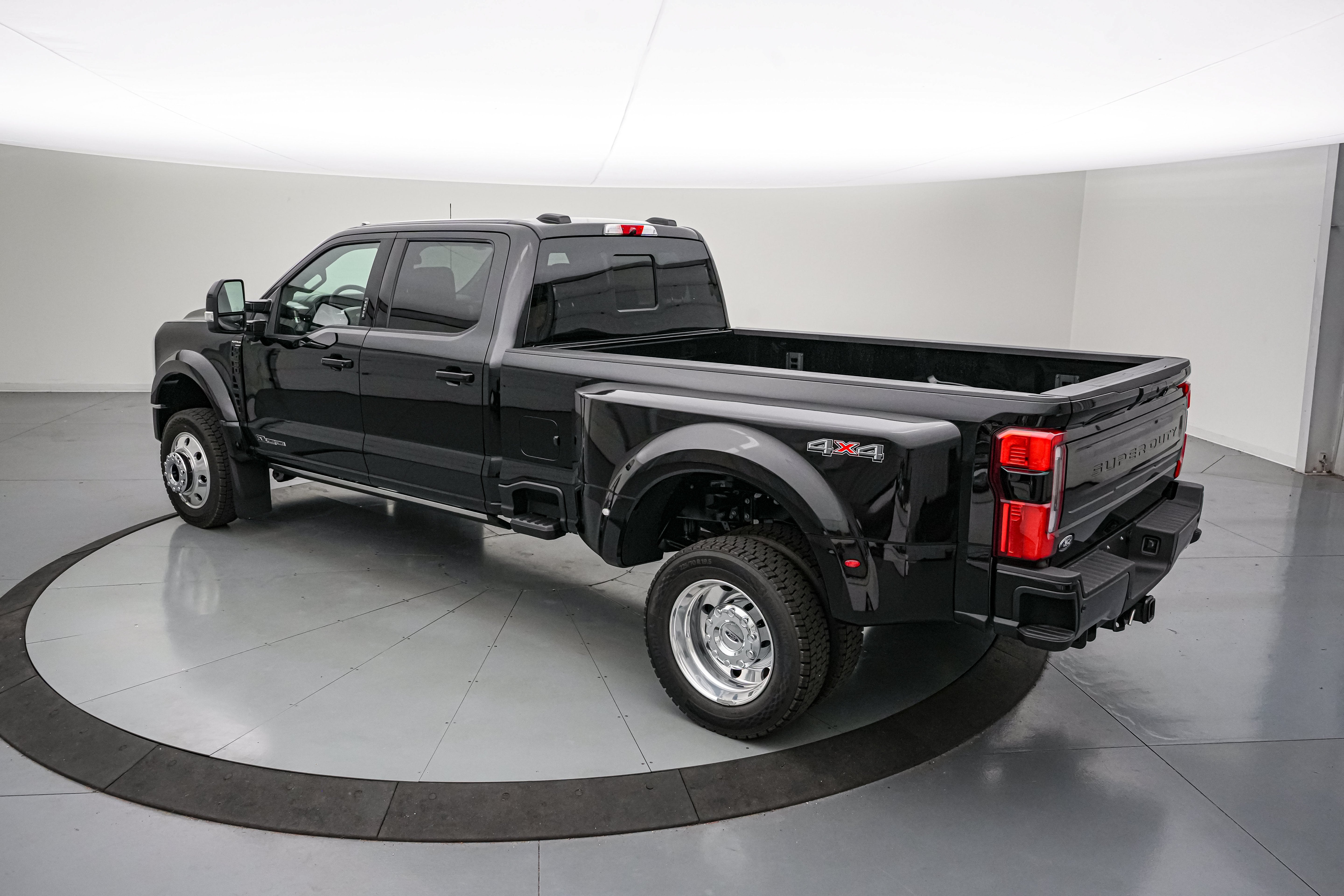 2026 Ford Super Duty F-450 DRW Platinum