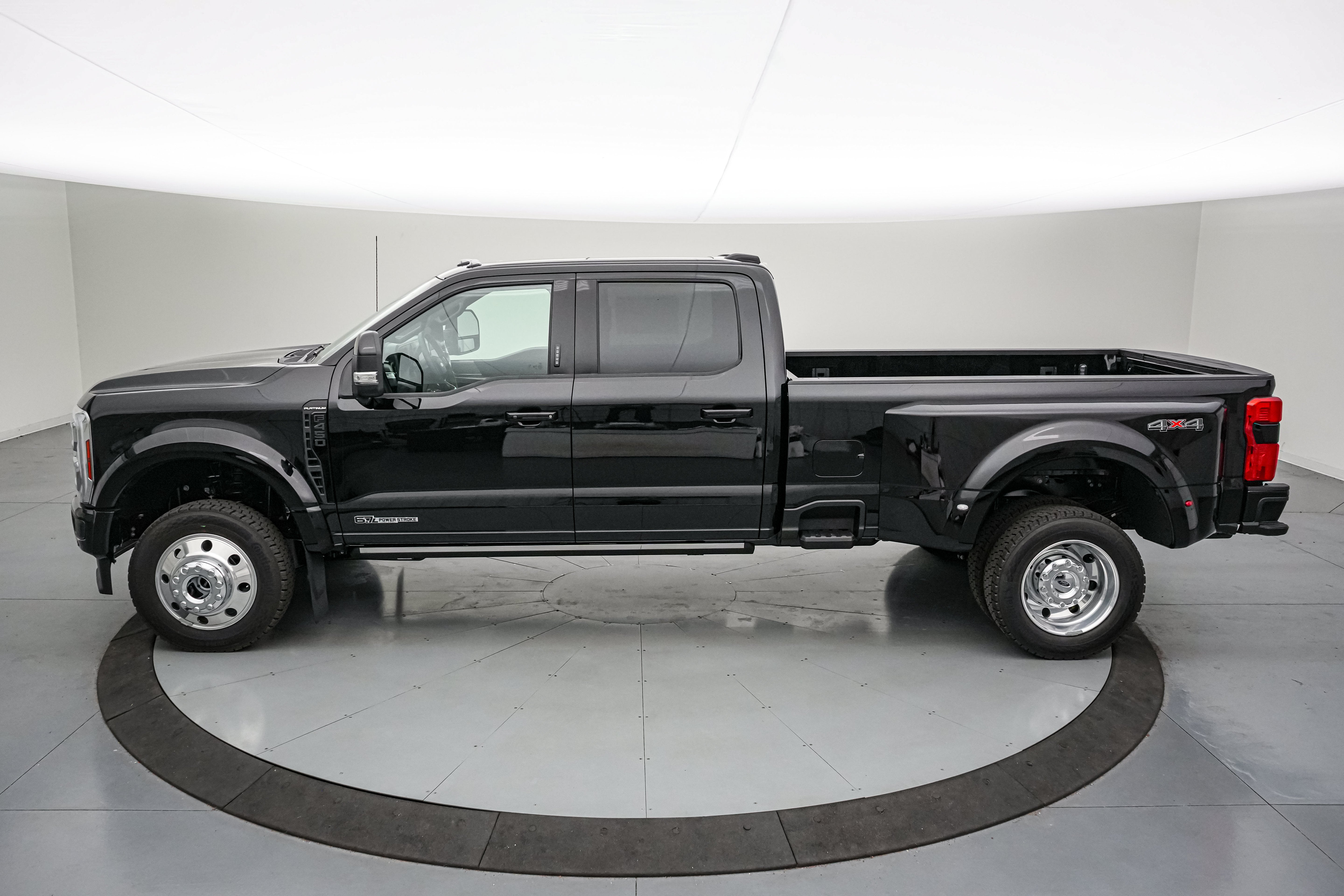 2026 Ford Super Duty F-450 DRW Platinum