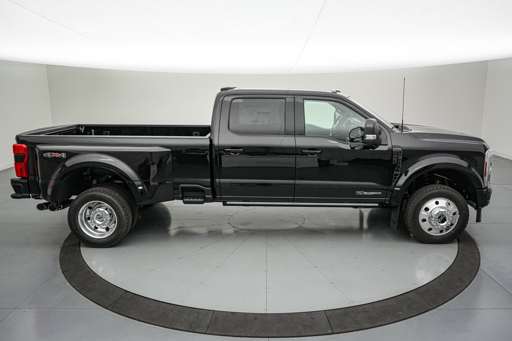 2026 Ford Super Duty F-450 DRW Platinum