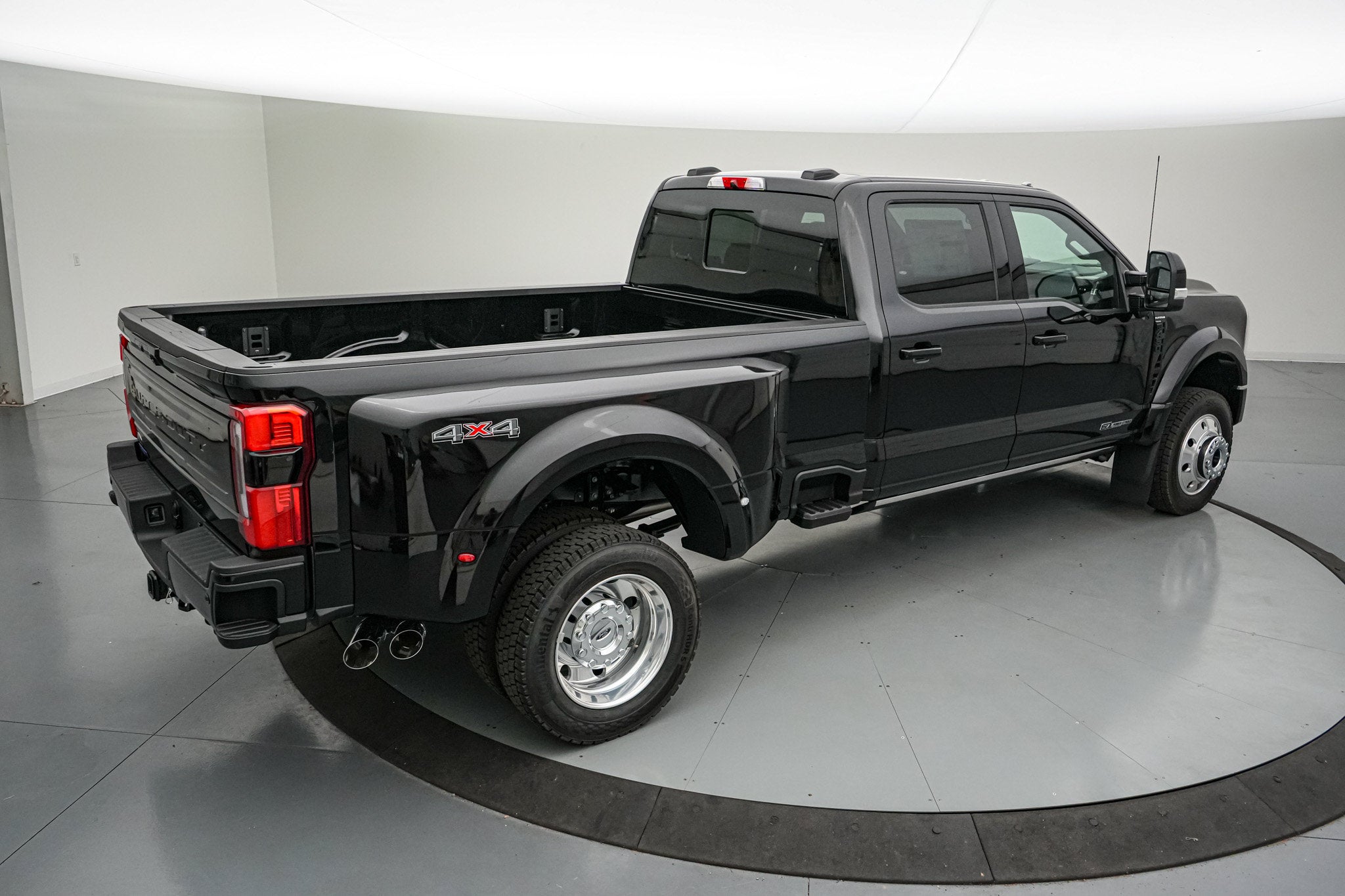 2026 Ford Super Duty F-450 DRW Platinum