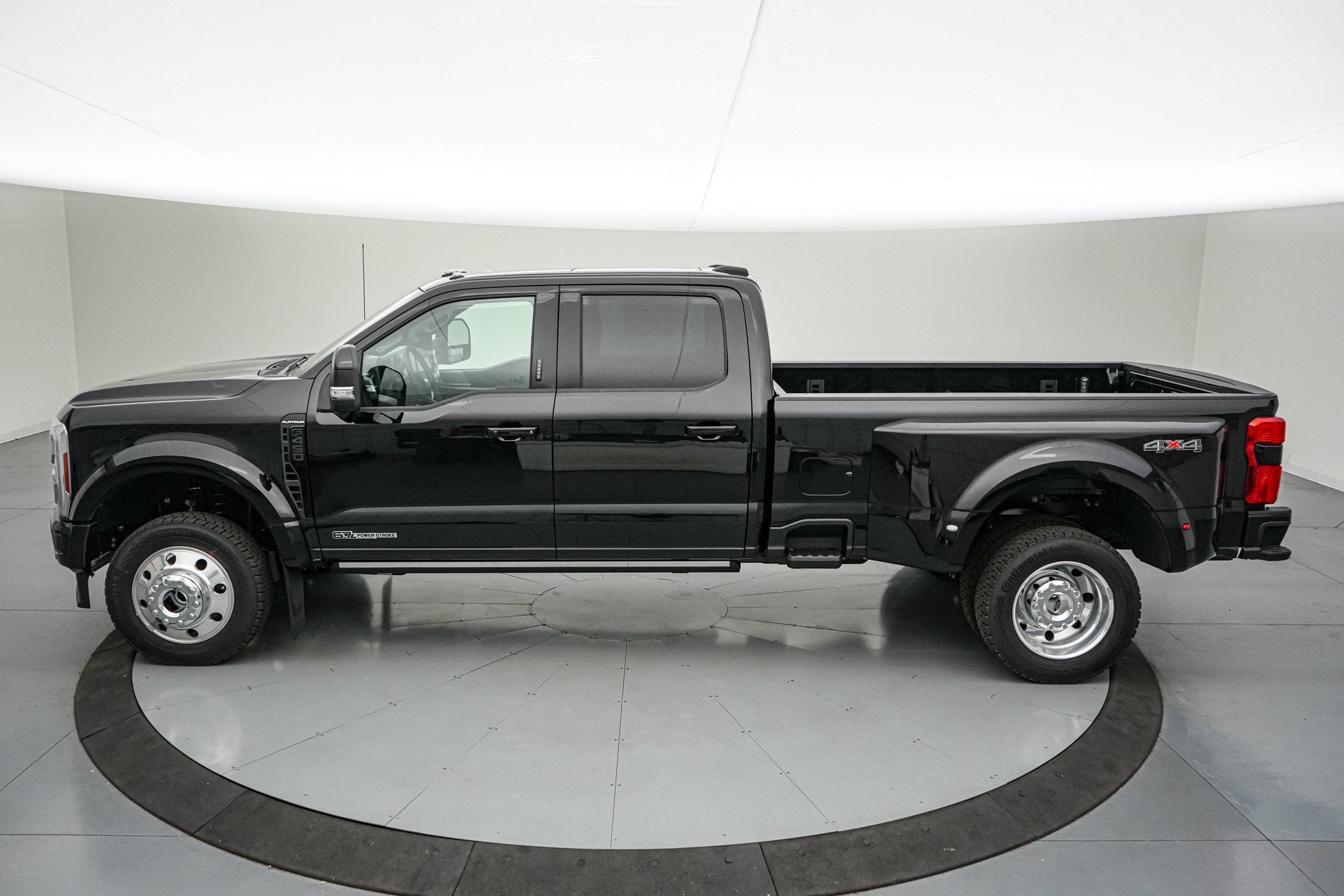 2026 Ford Super Duty F-450 DRW Platinum