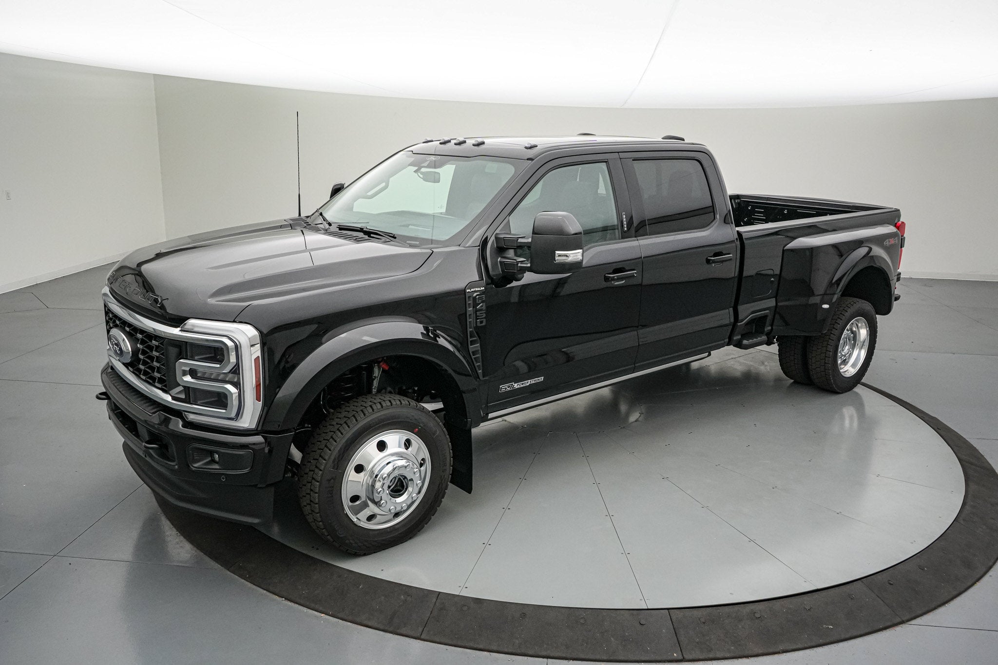 2026 Ford Super Duty F-450 DRW Platinum