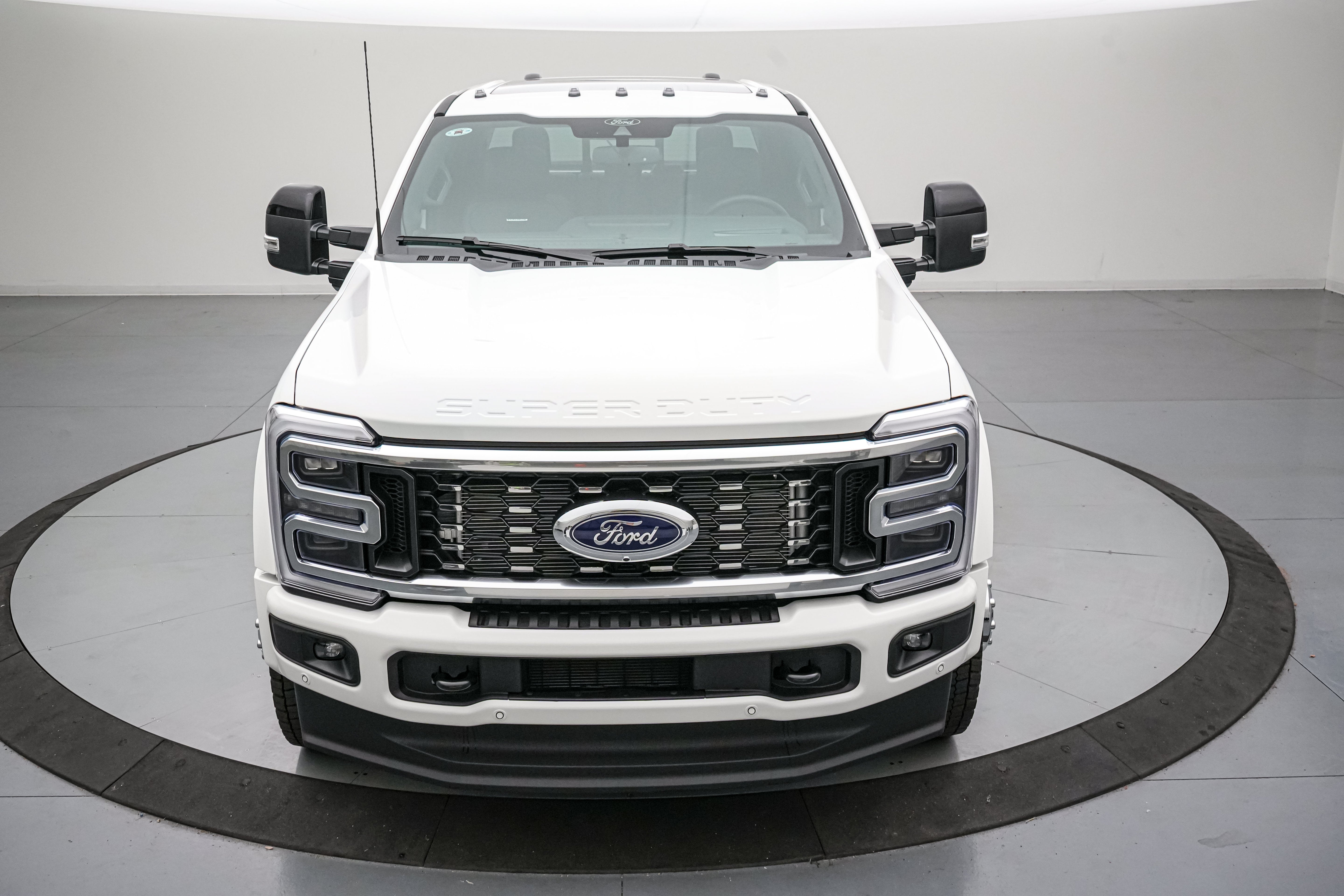 2026 Ford Super Duty F-450 DRW Platinum