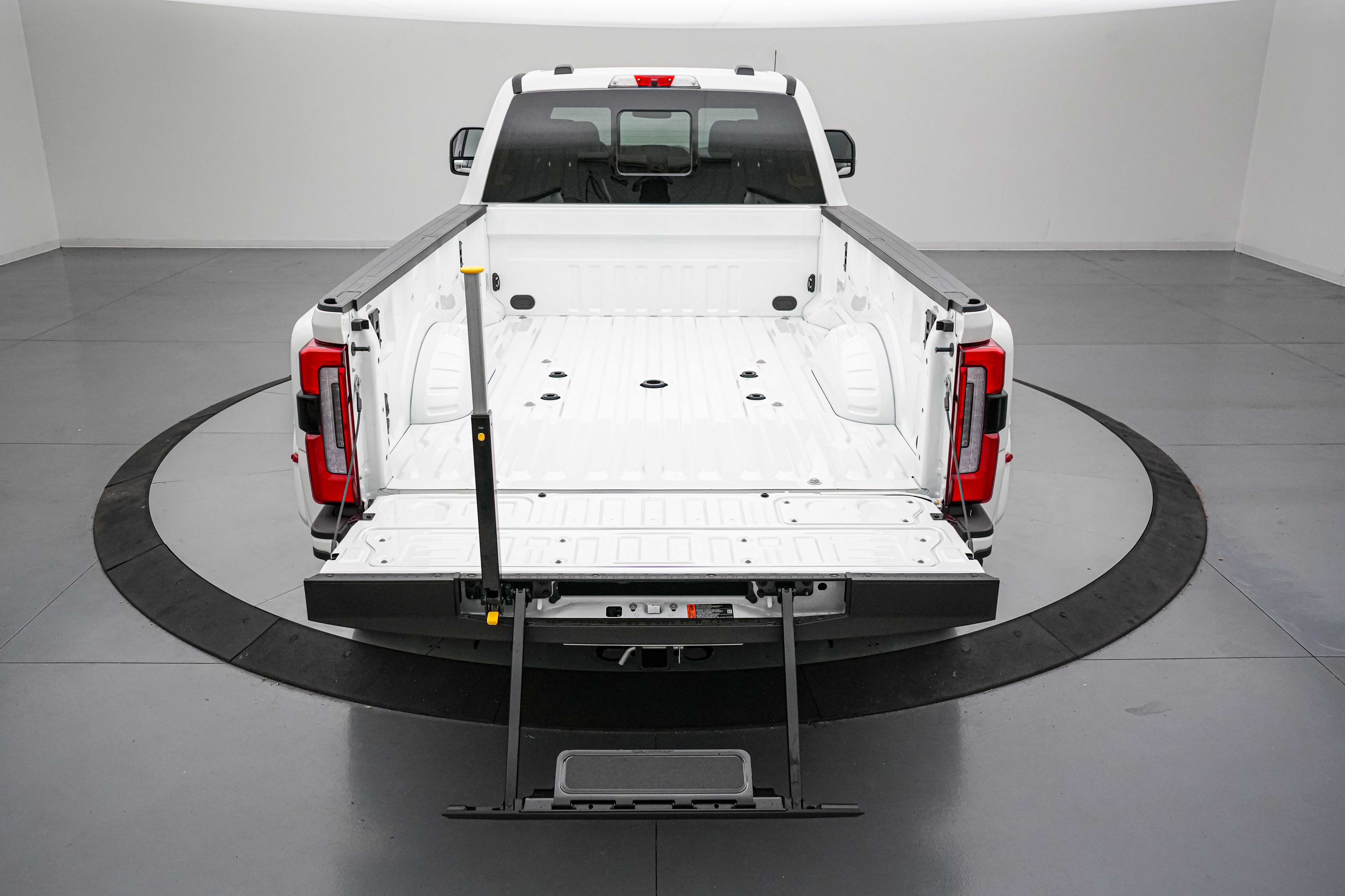 2026 Ford Super Duty F-450 DRW Platinum