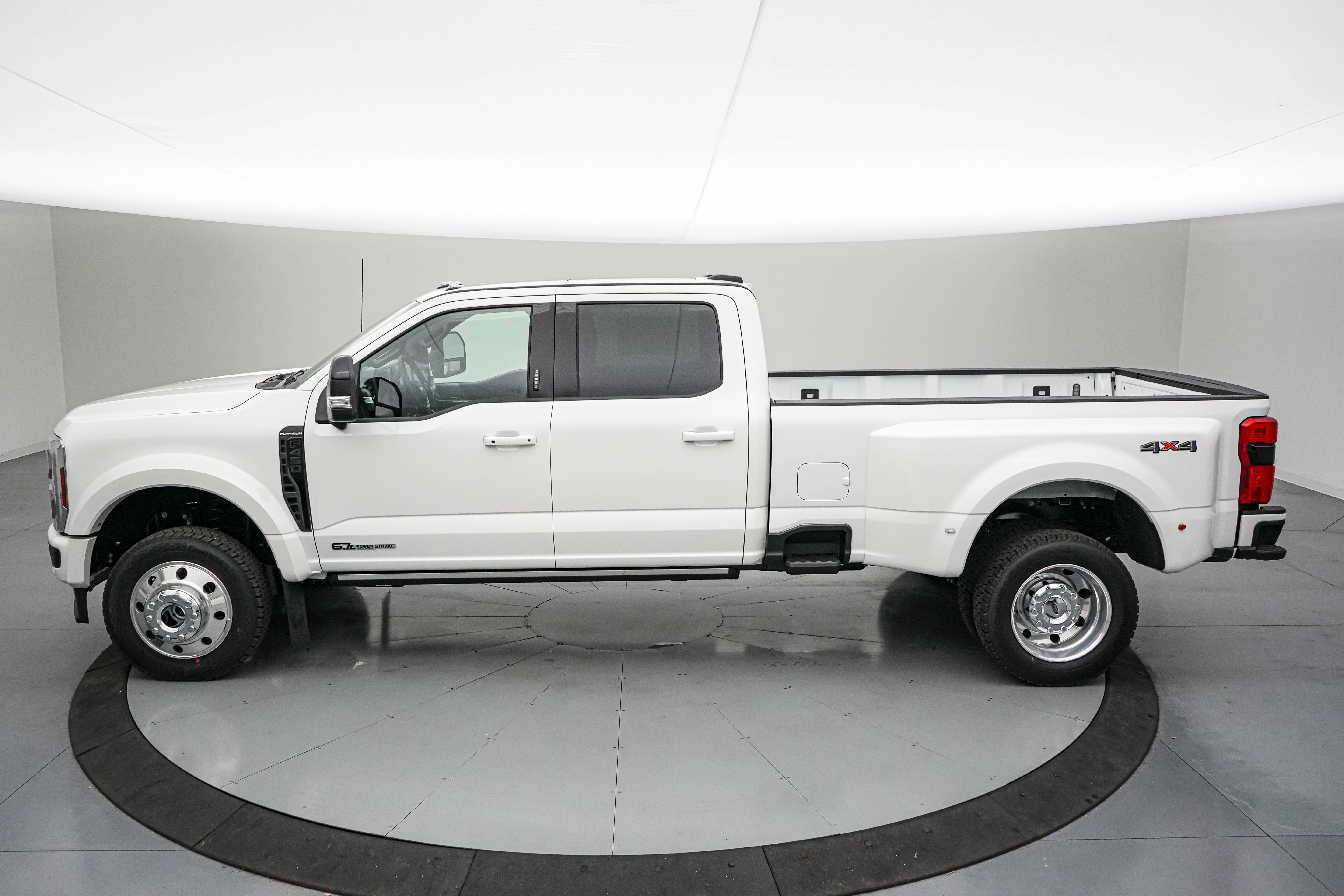 2026 Ford Super Duty F-450 DRW Platinum