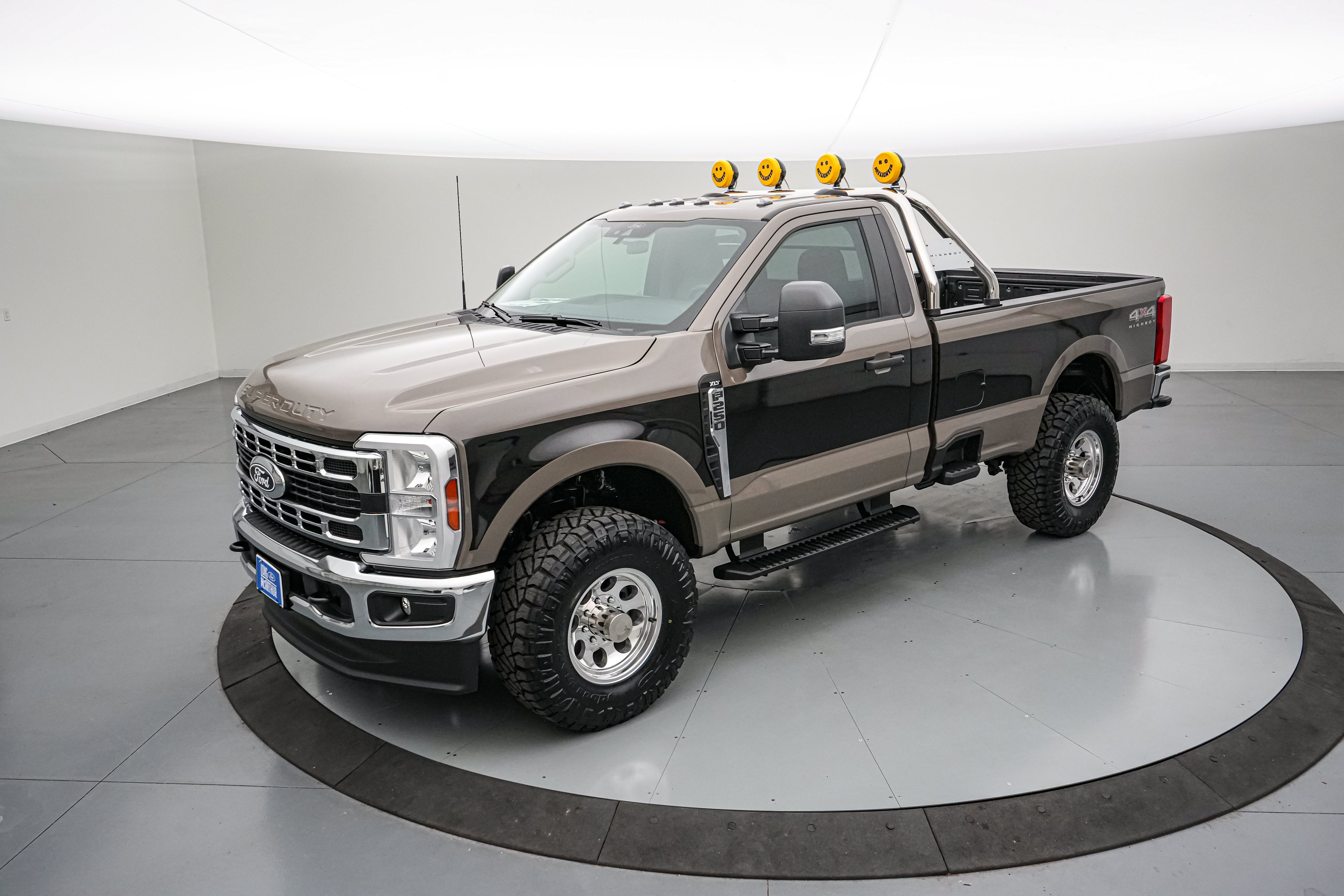 2027 Ford Super Duty F-250 SRW XLT
