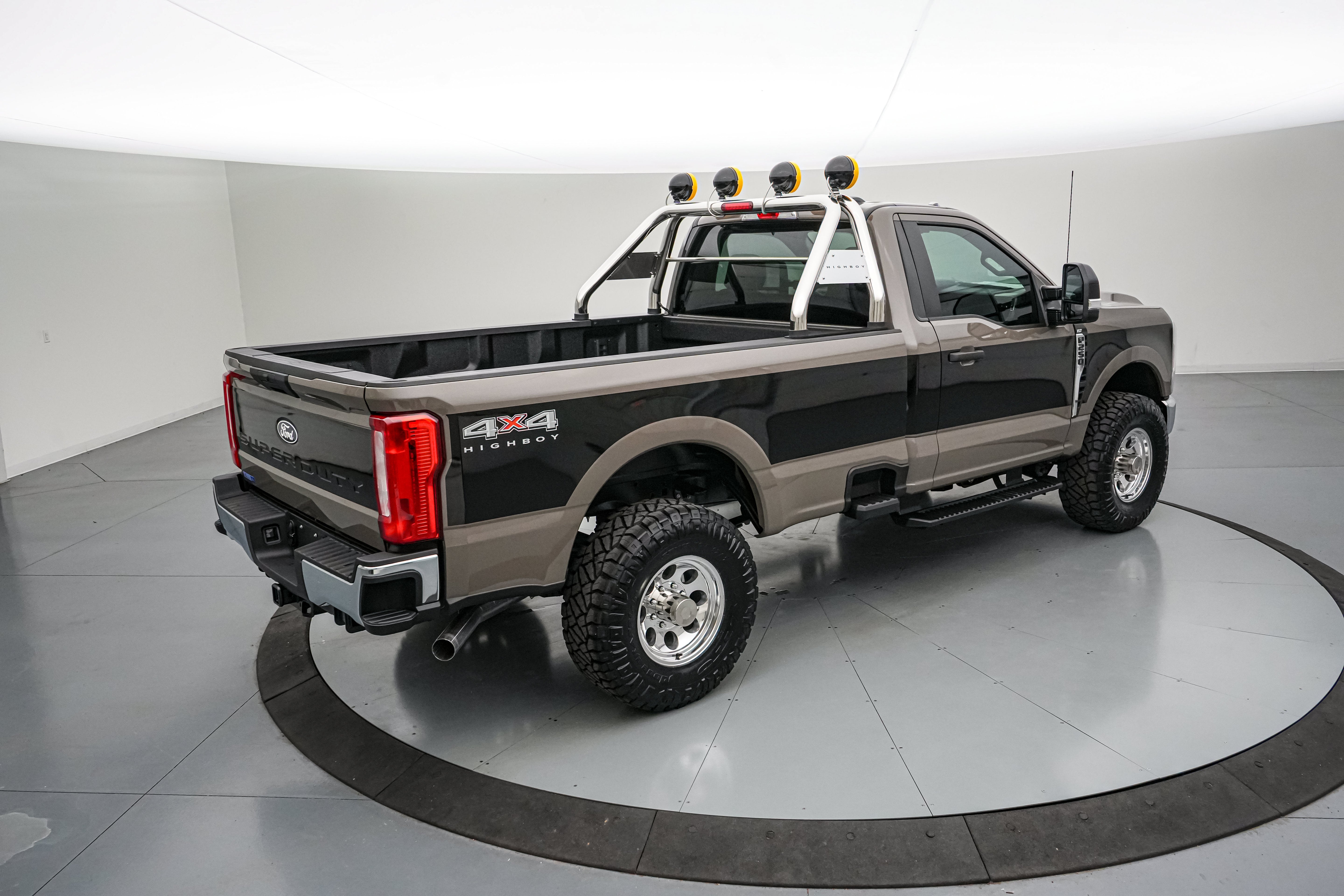 2027 Ford Super Duty F-250 SRW XLT