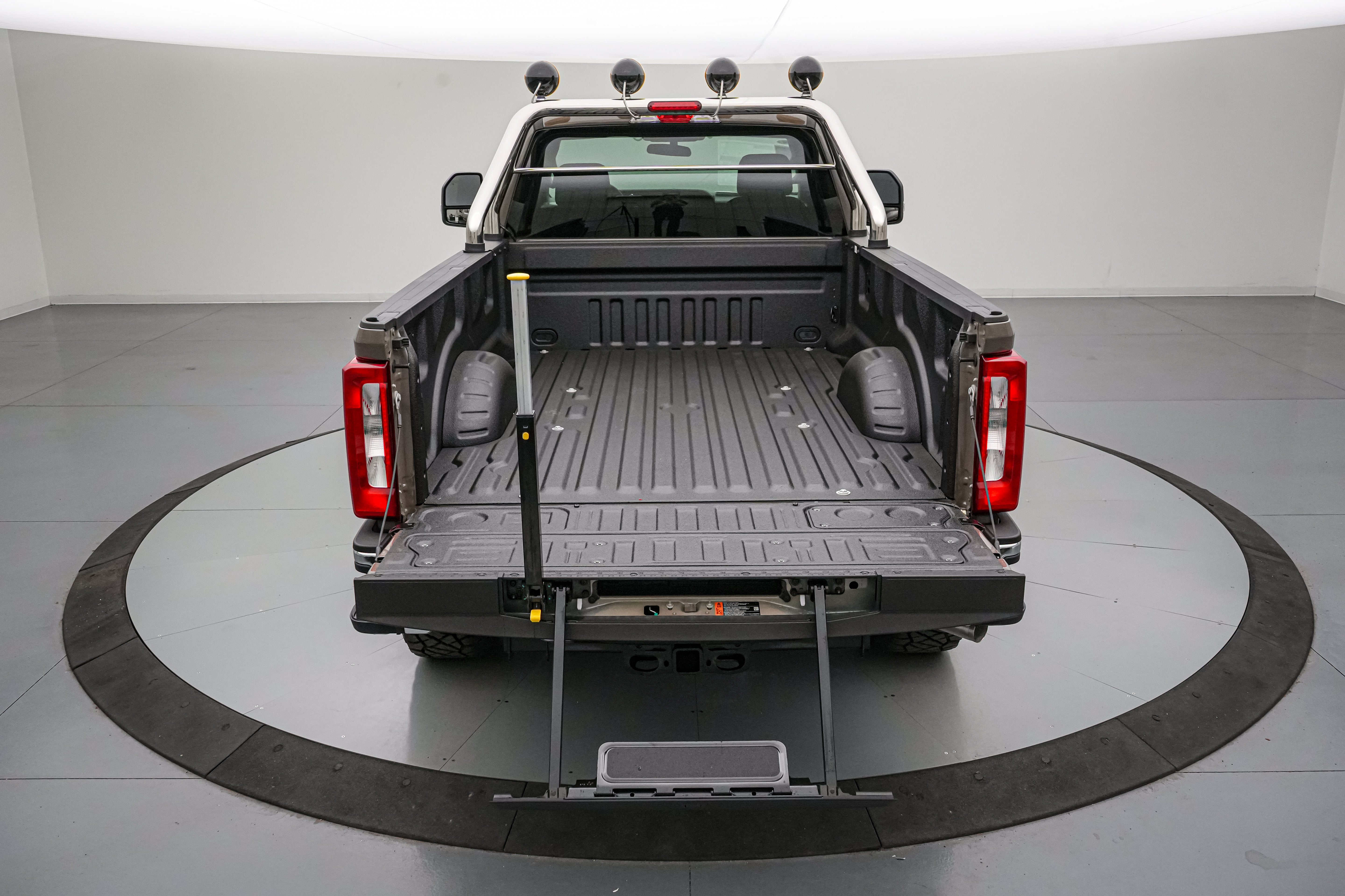 2027 Ford Super Duty F-250 SRW XLT