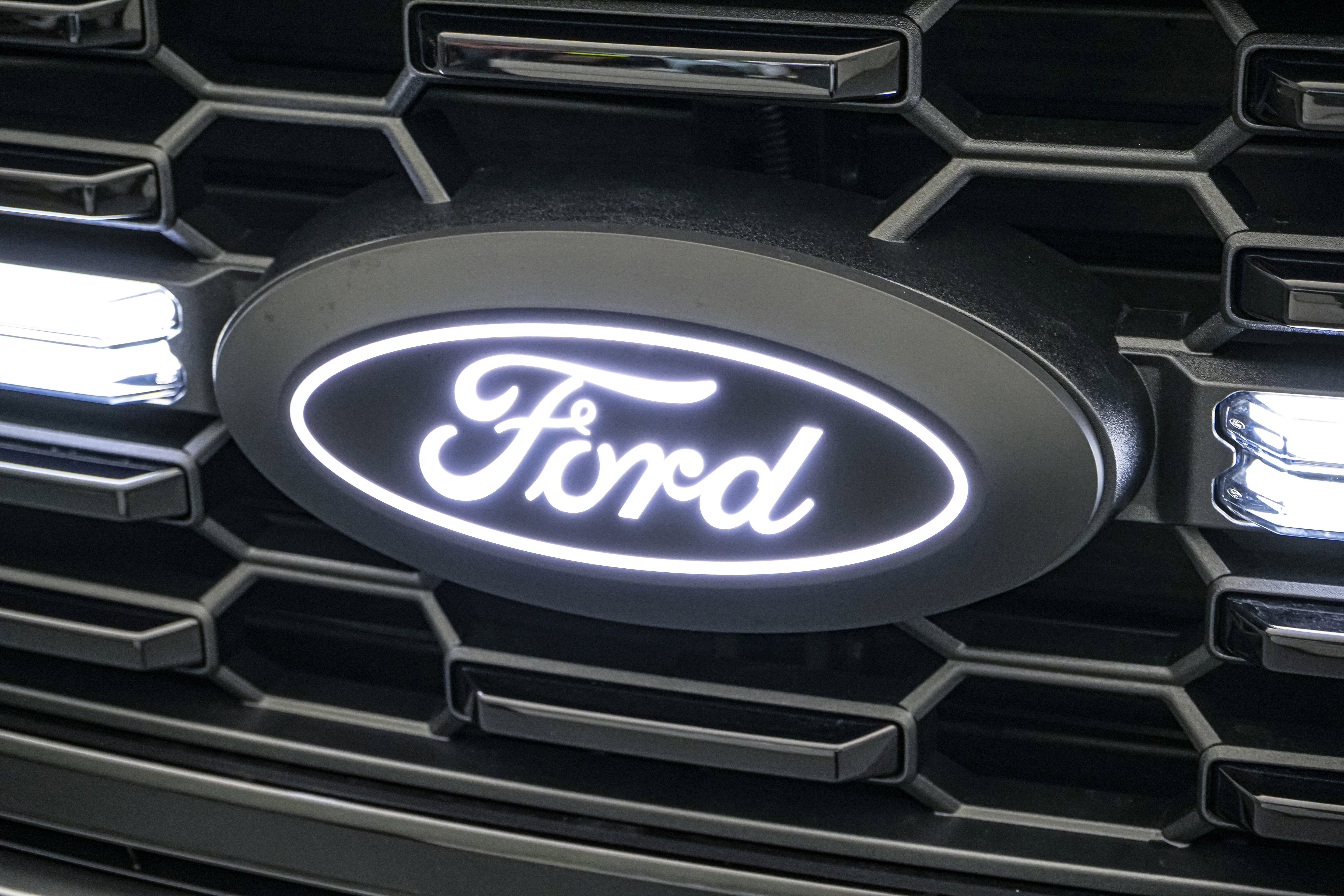 2025 Ford F-150 STX w/Lobo