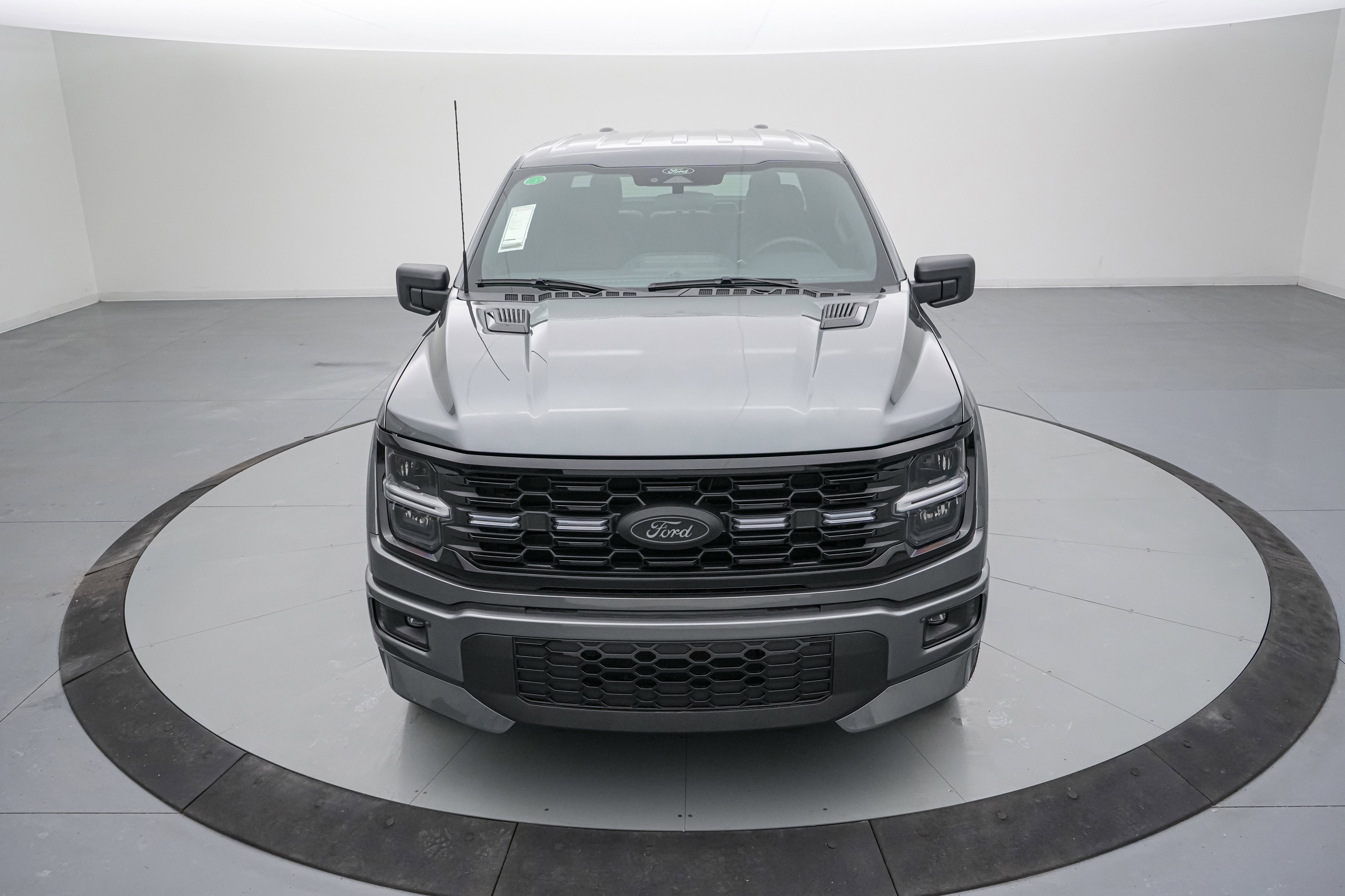 2025 Ford F-150 Lobo SC