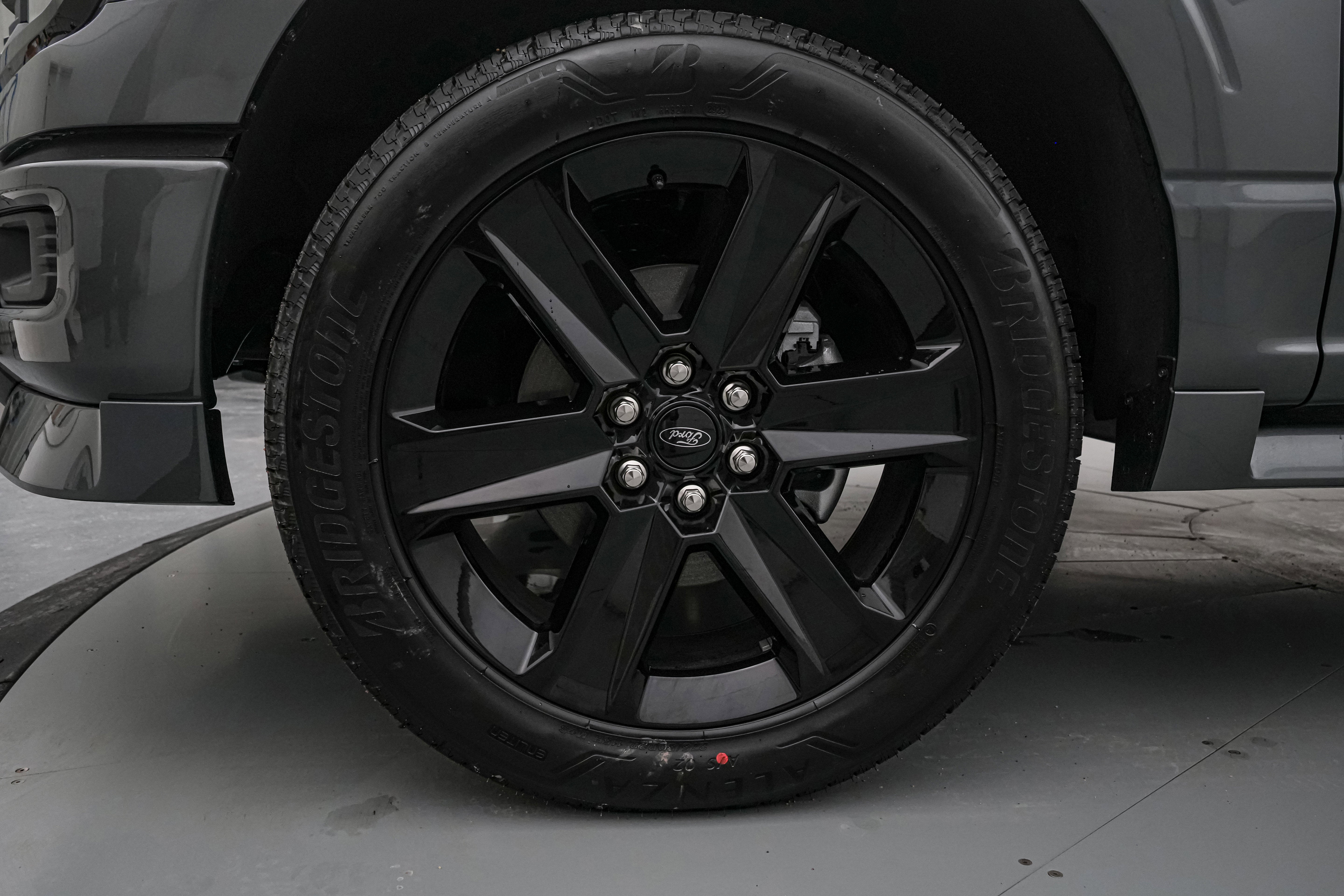 2025 Ford F-150 Lobo SC