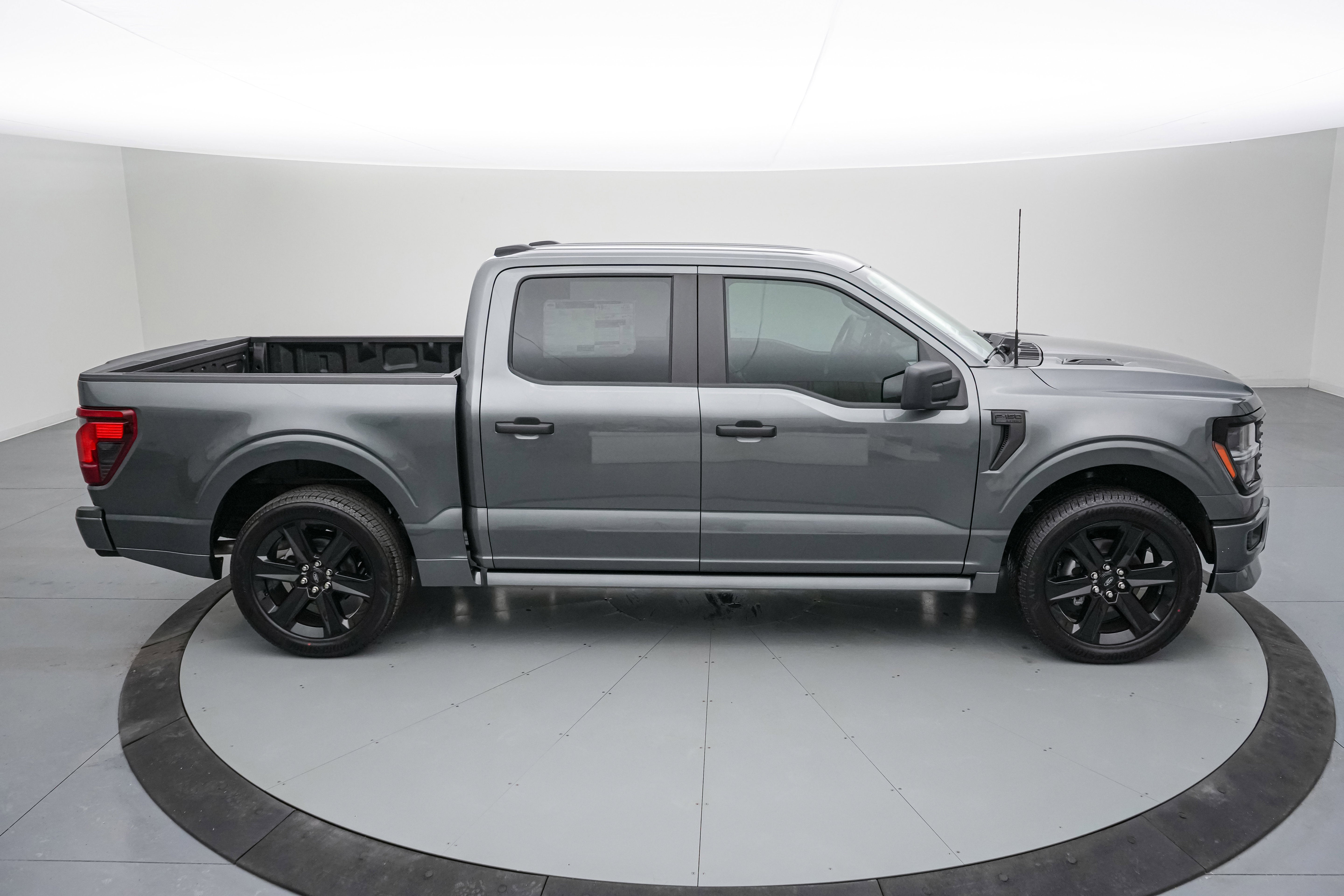 2025 Ford F-150 Lobo SC