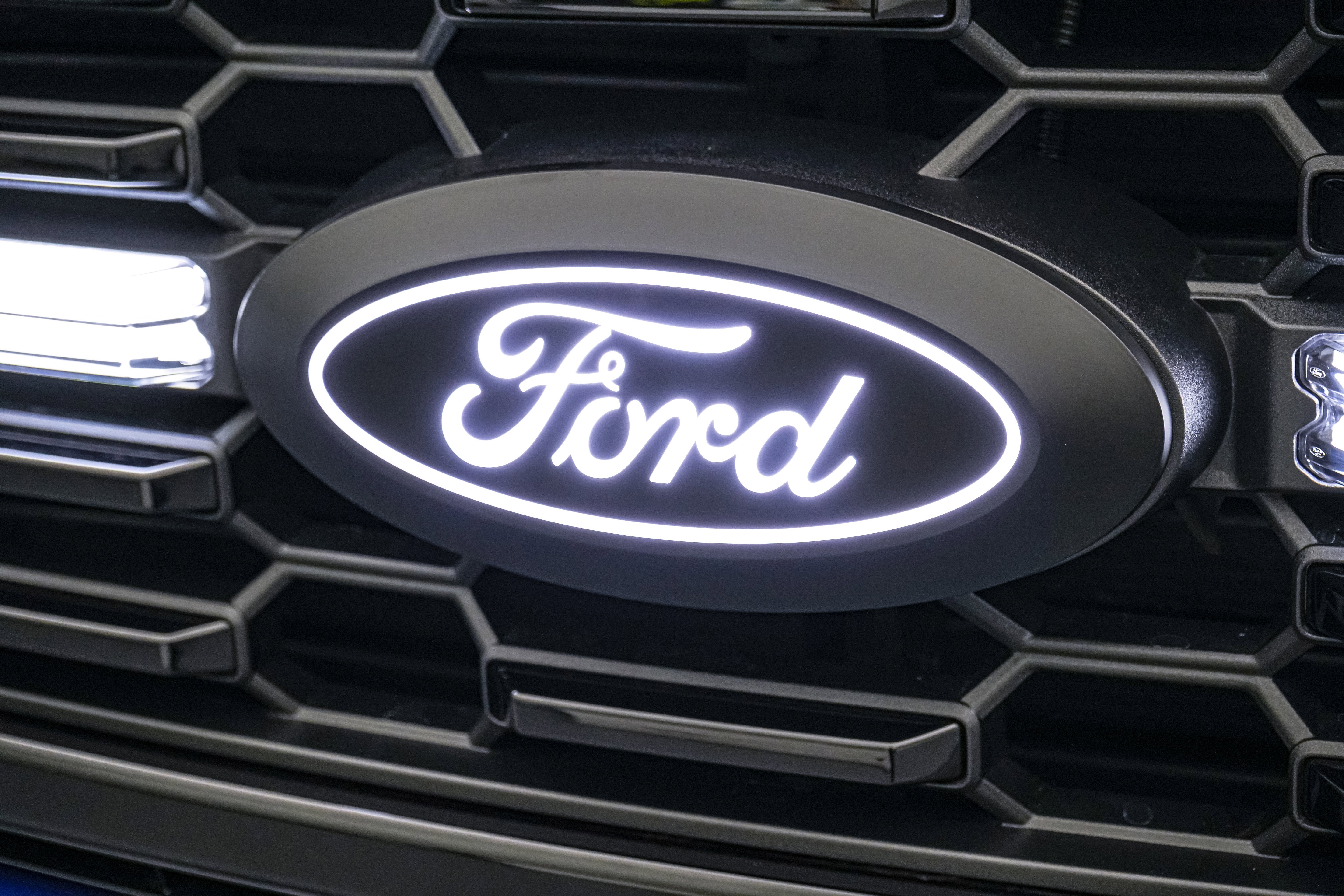 2025 Ford F-150 Lobo w/LMP SC