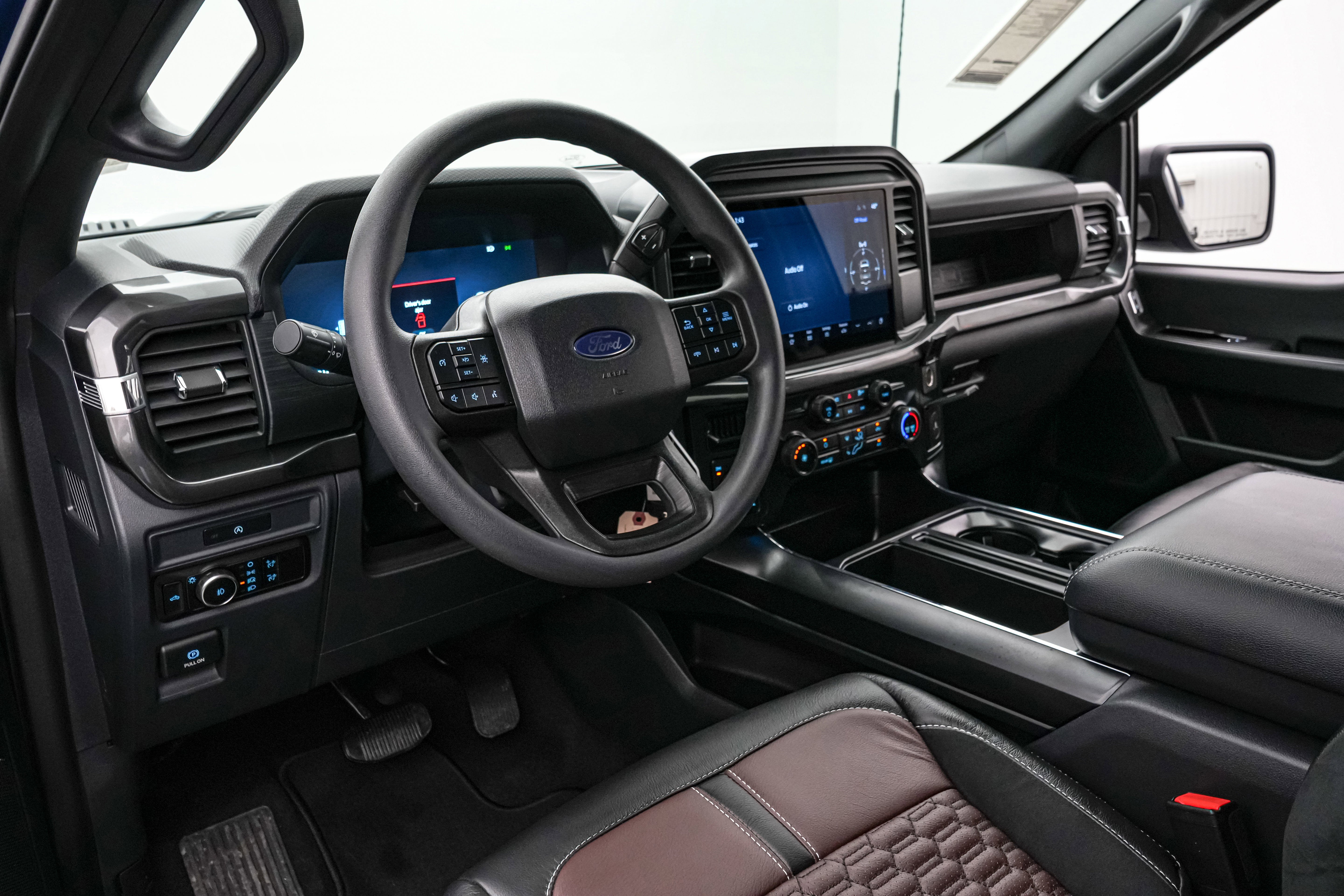 2025 Ford F-150 Lobo w/LMP SC