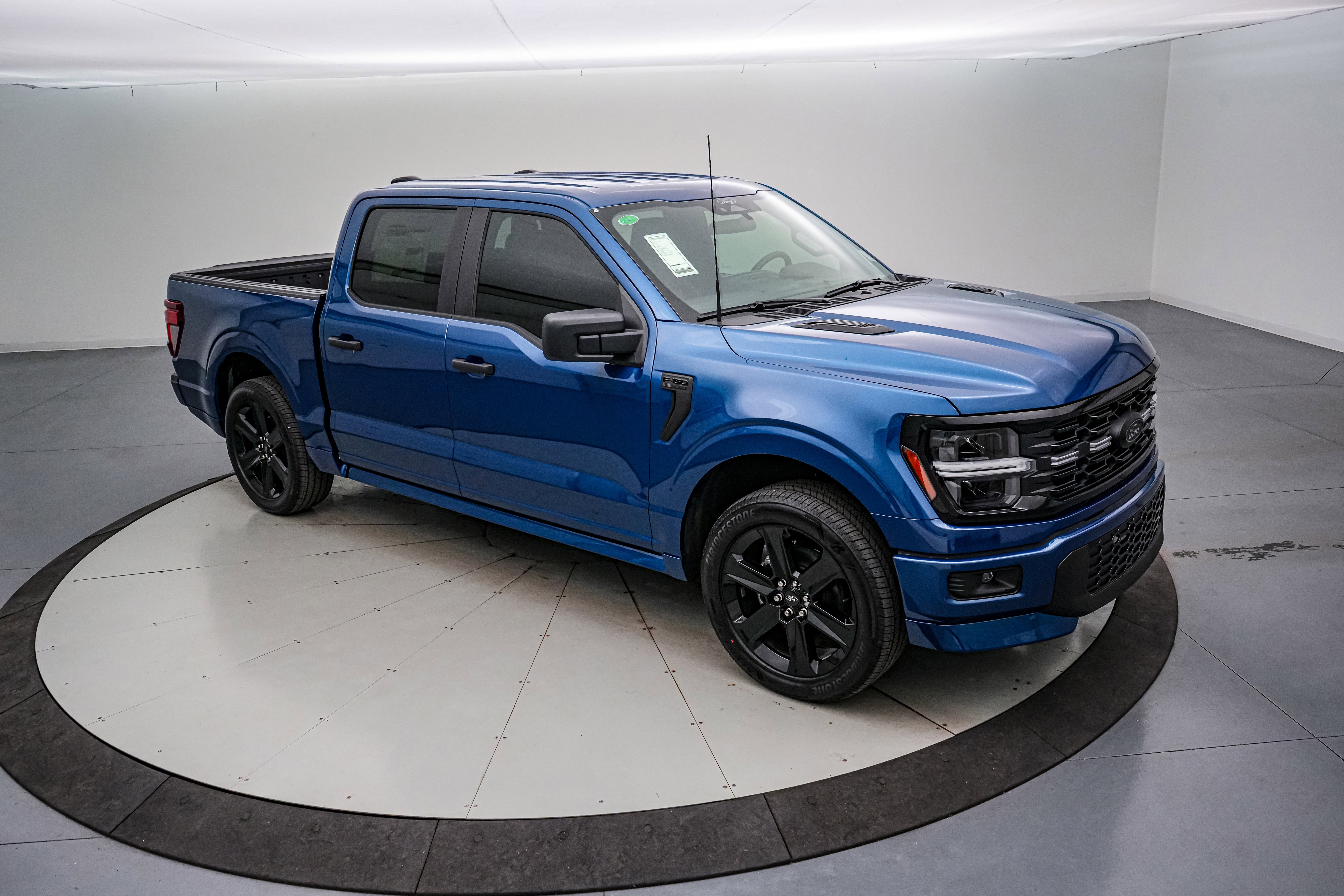 2025 Ford F-150 Lobo w/LMP SC