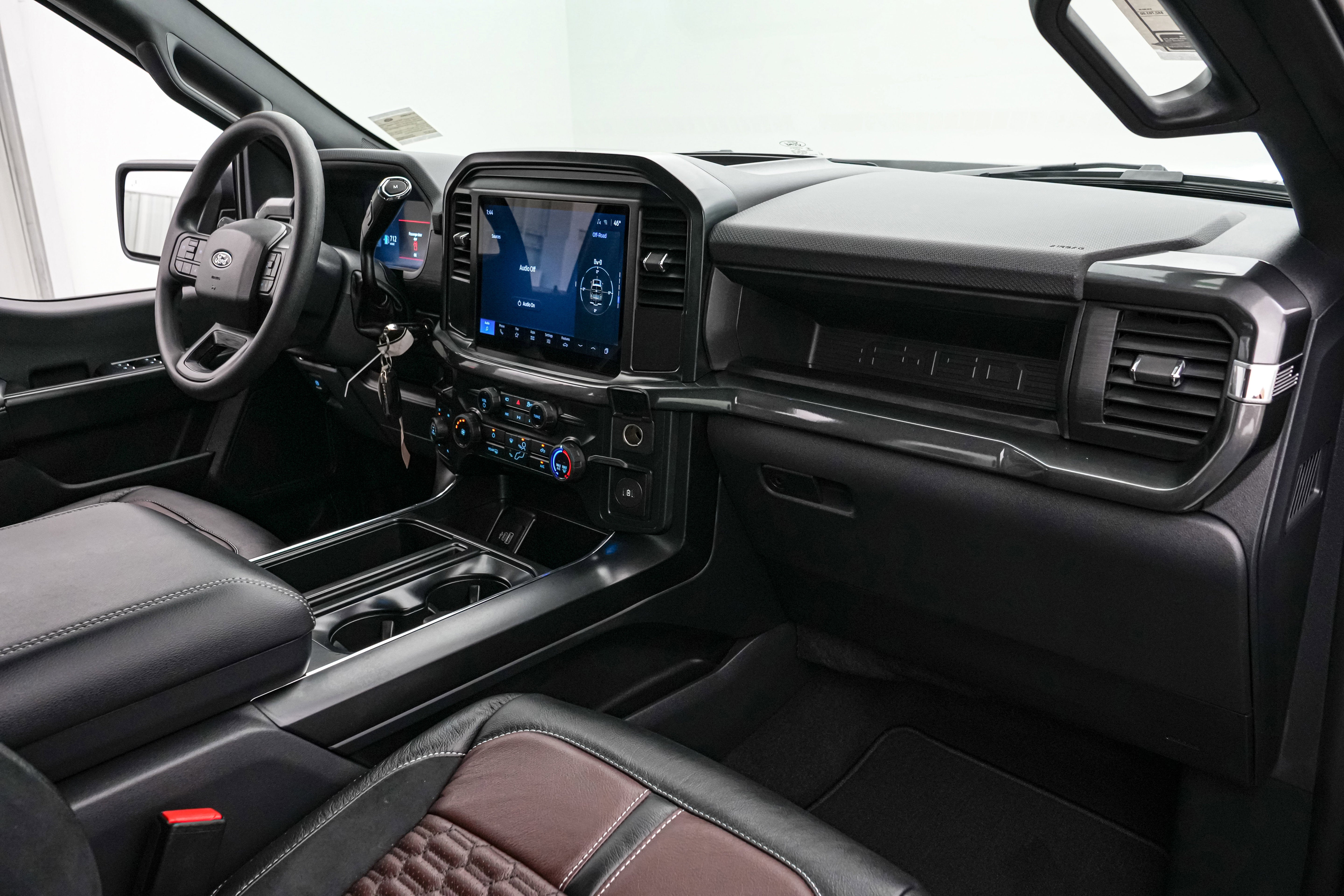 2025 Ford F-150 Lobo w/LMP SC