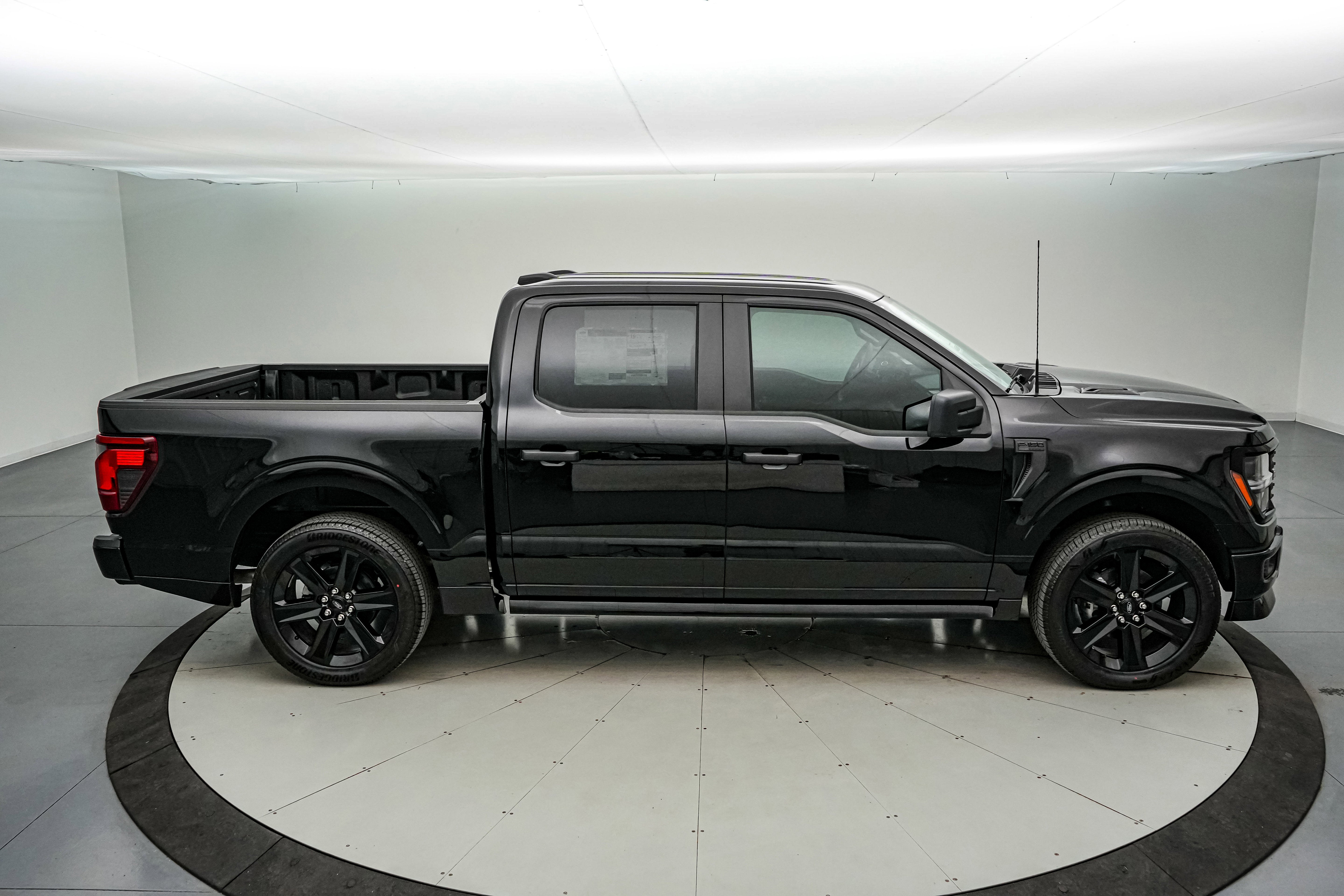 2025 Ford F-150 Lobo w/LMP SC