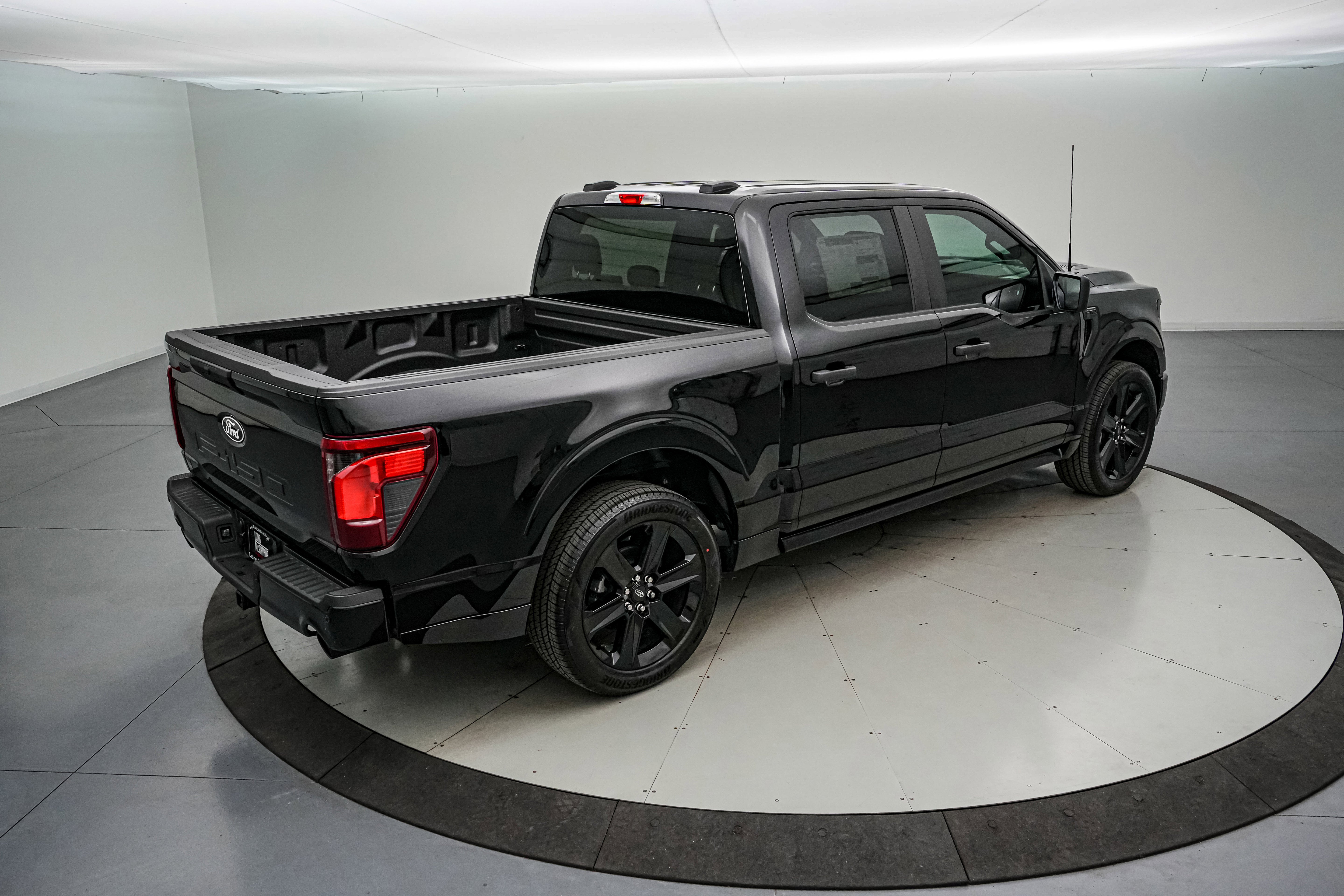 2025 Ford F-150 Lobo w/LMP SC